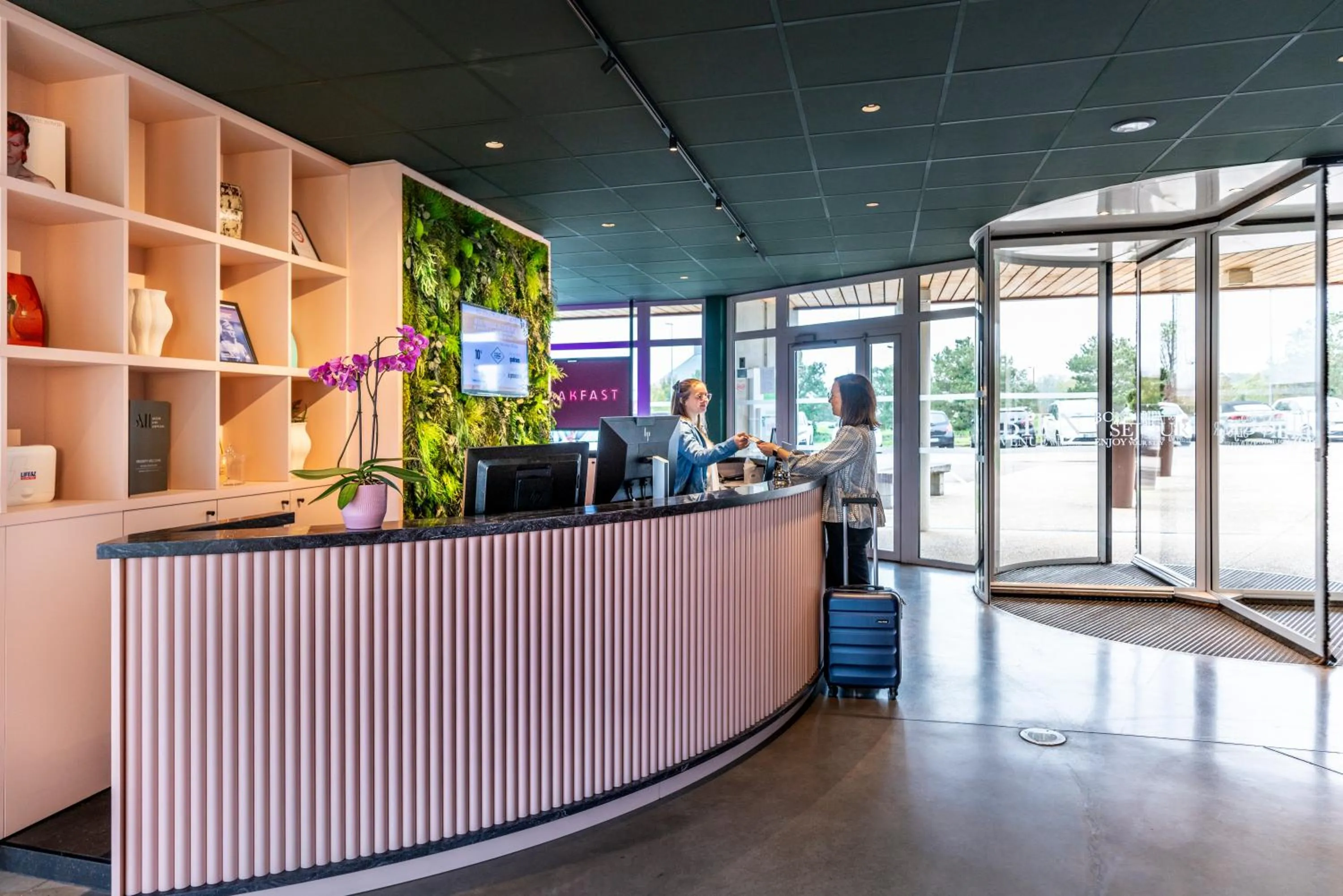 Lobby or reception in Ibis Styles Dijon Nord Valmy
