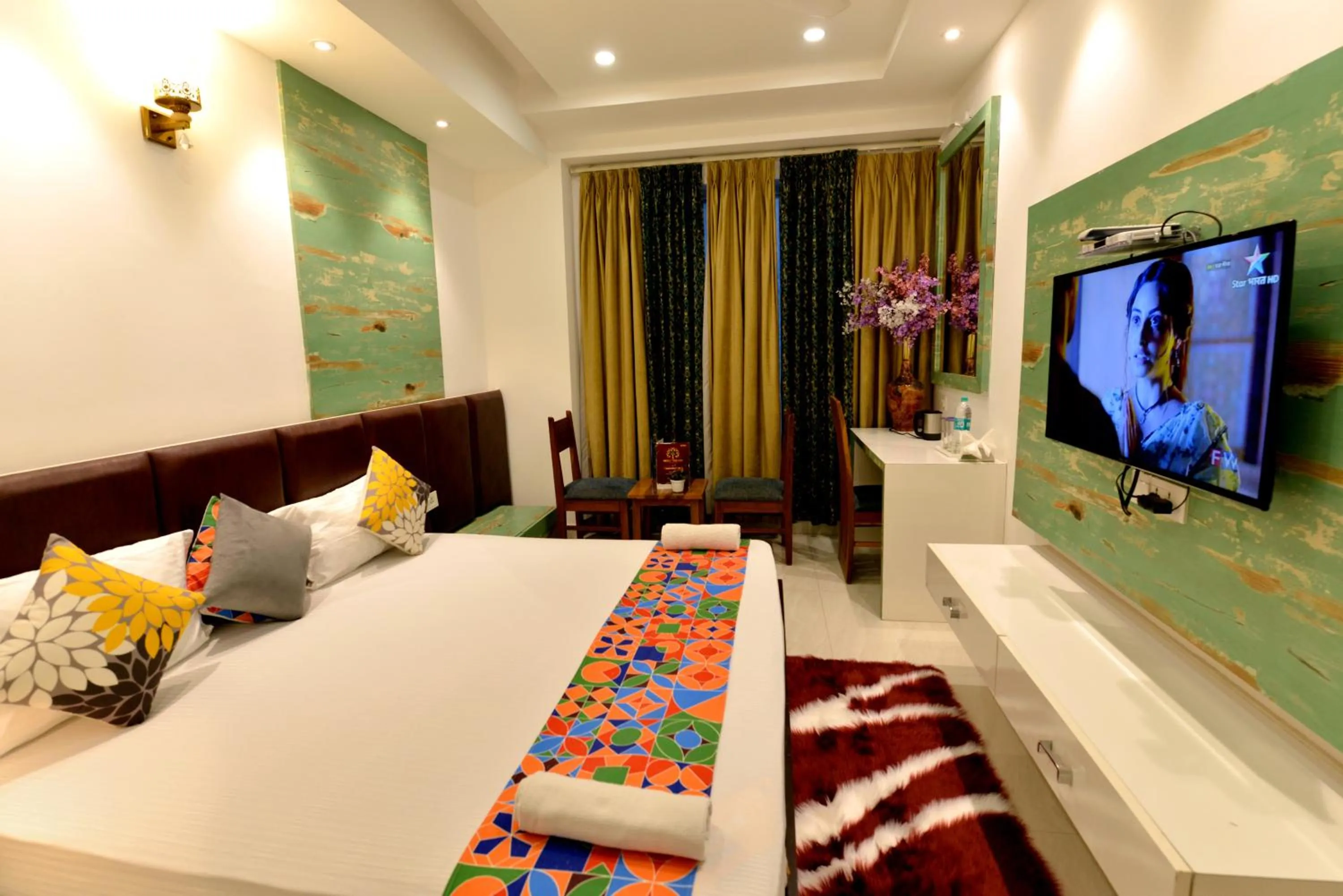 TV and multimedia, Bed in Hotel The Yellow