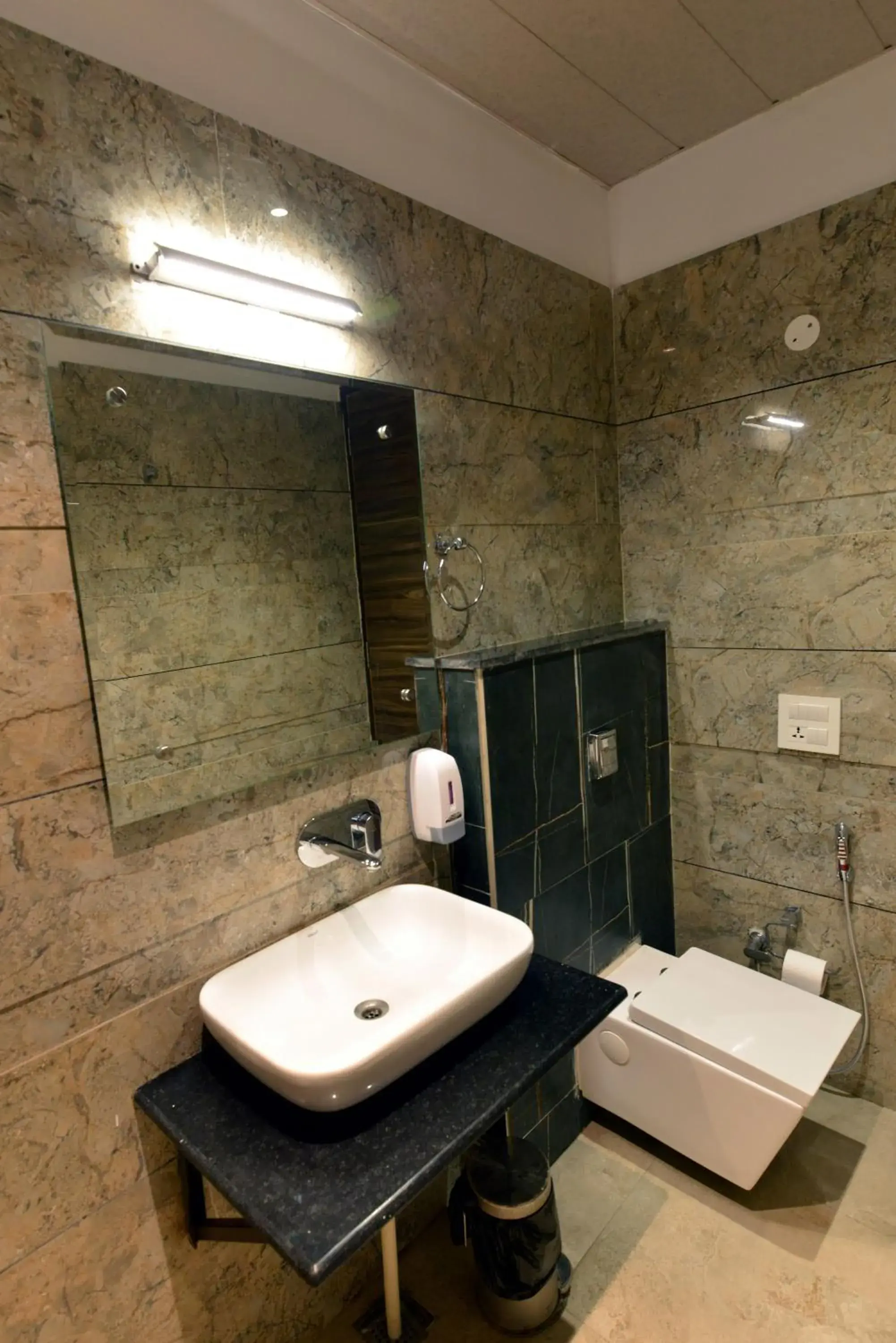 Budget Double Room in Hotel The Yellow Budget Double Room in Hotel The Yellow