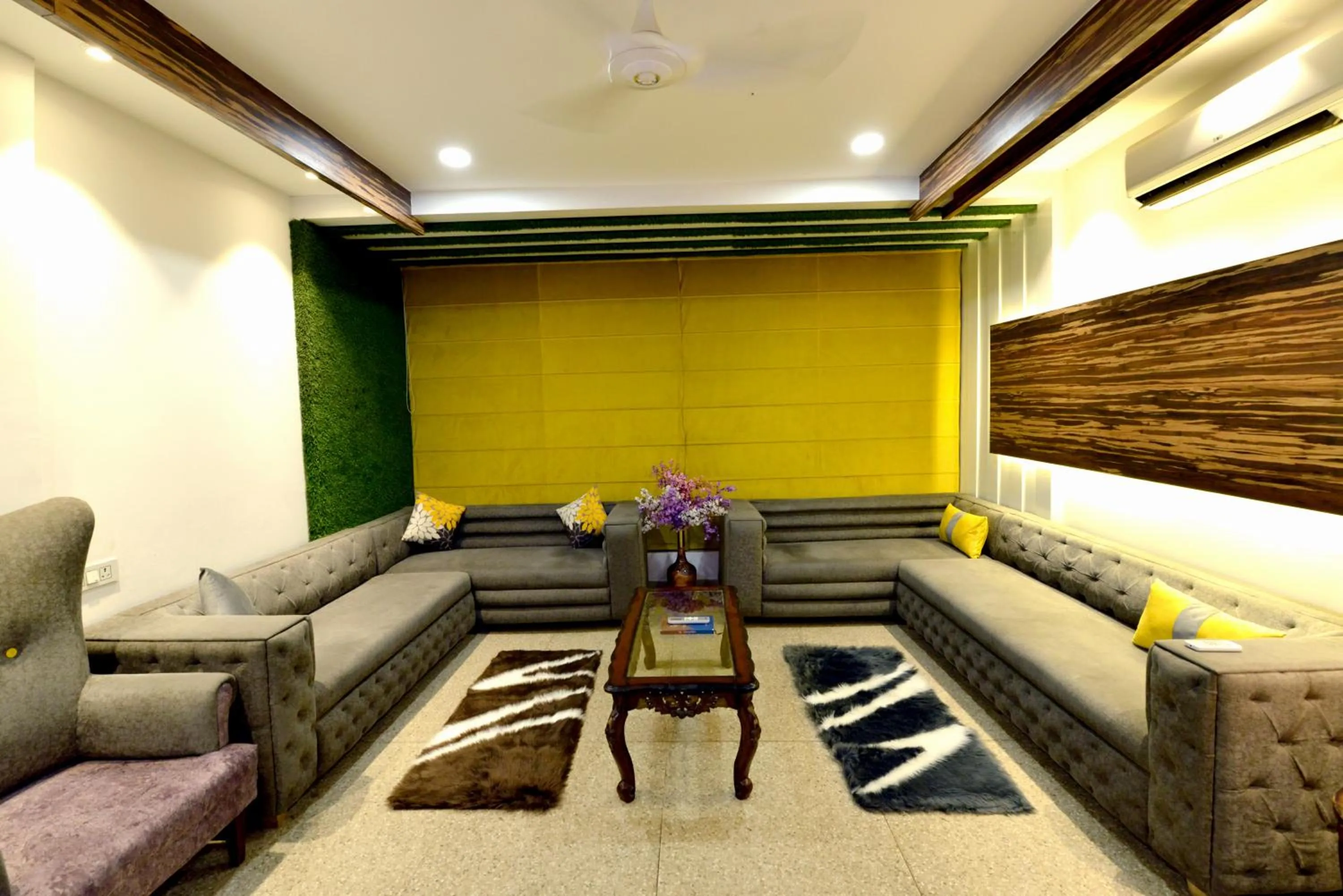 Seating area in Hotel The Yellow