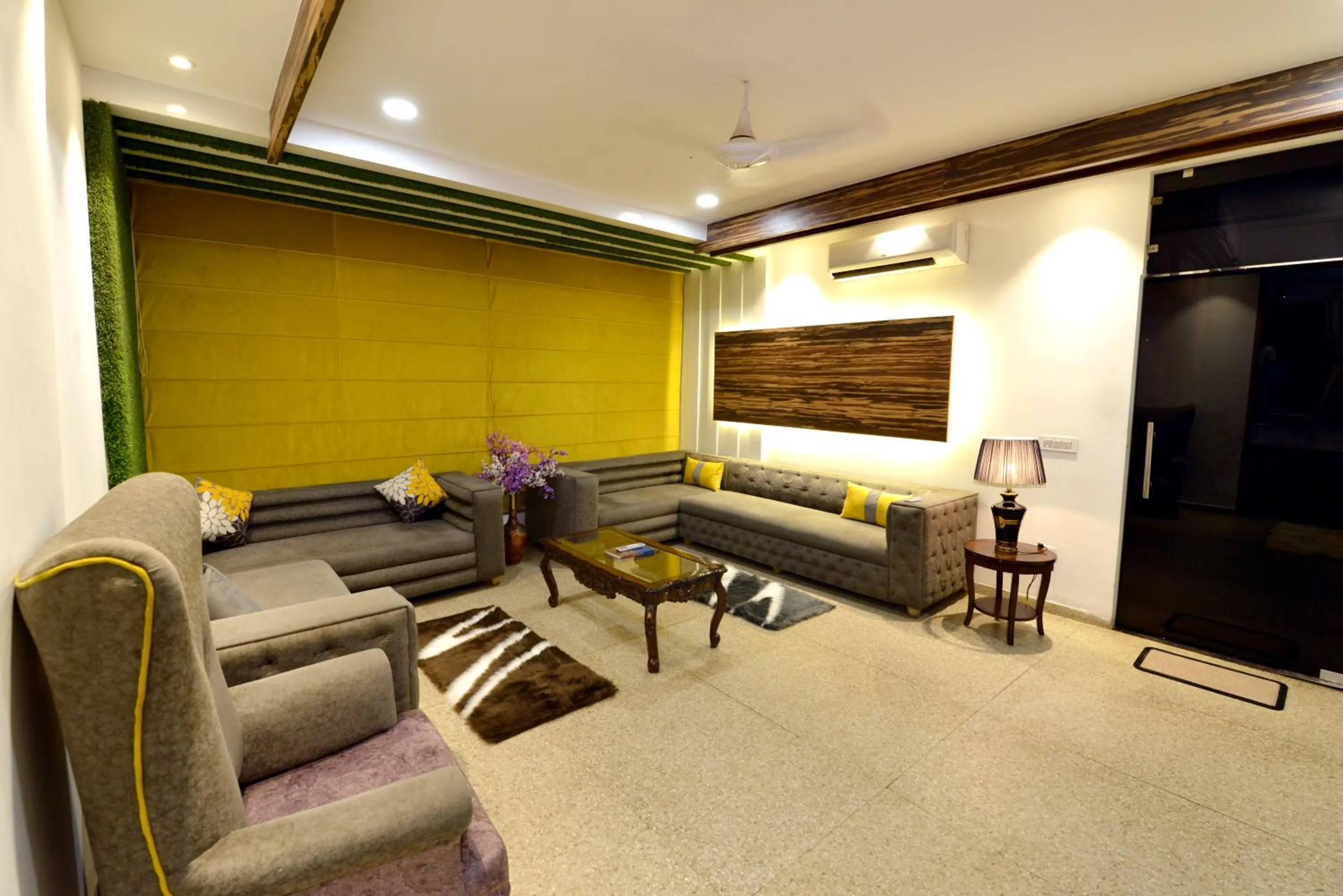 Seating area in Hotel The Yellow