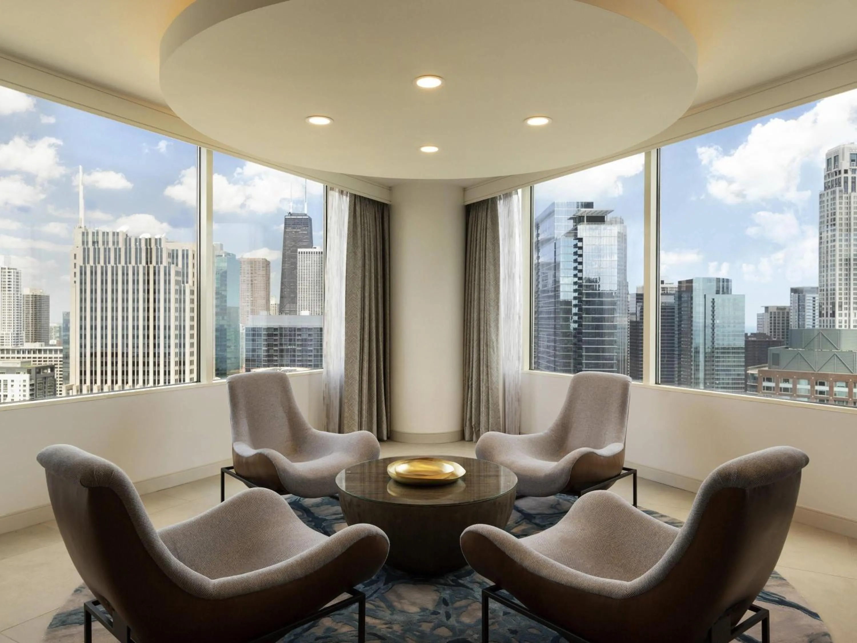 Bedroom in Swissotel Chicago