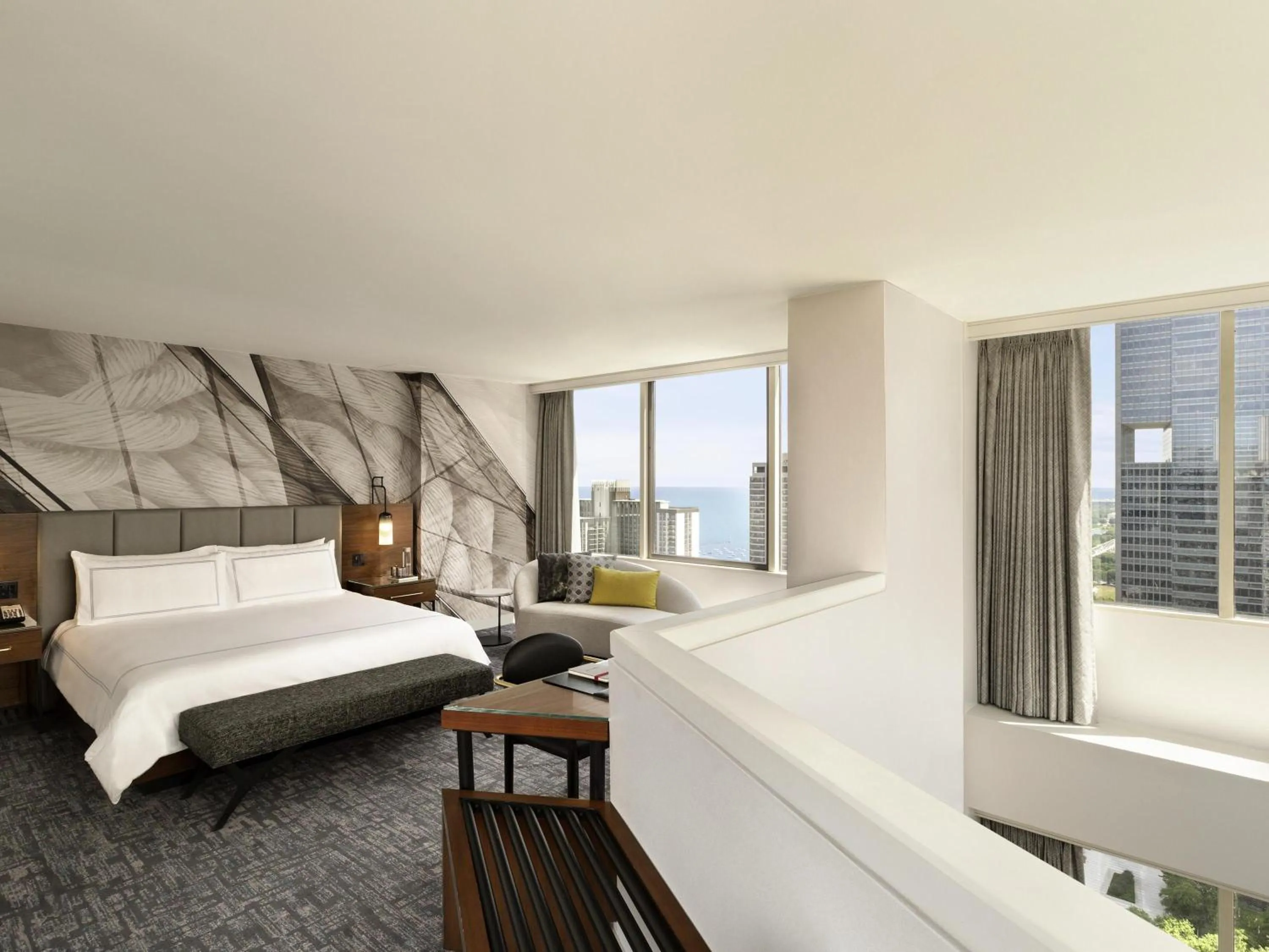 Bedroom, Bed in Swissotel Chicago