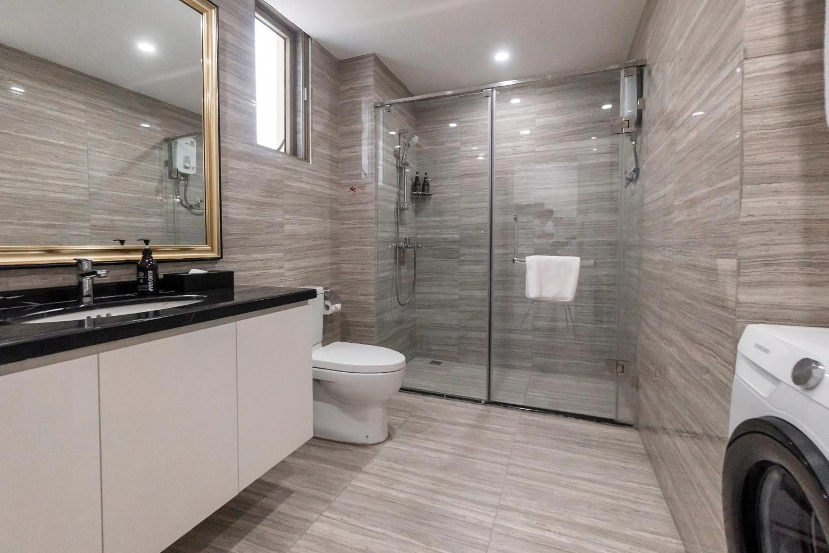 Shower in One Park Hotel & Residence