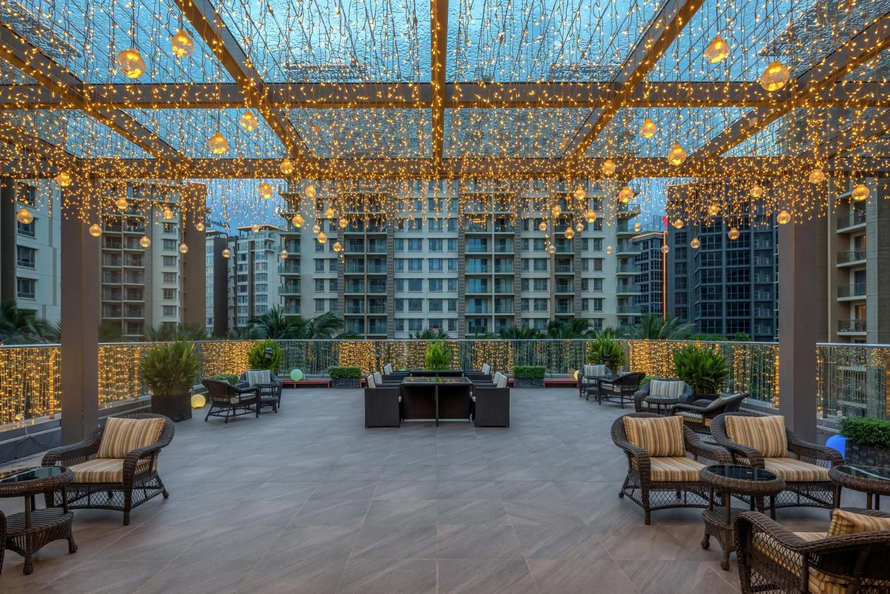 Restaurant/places to eat in One Park Hotel & Residence