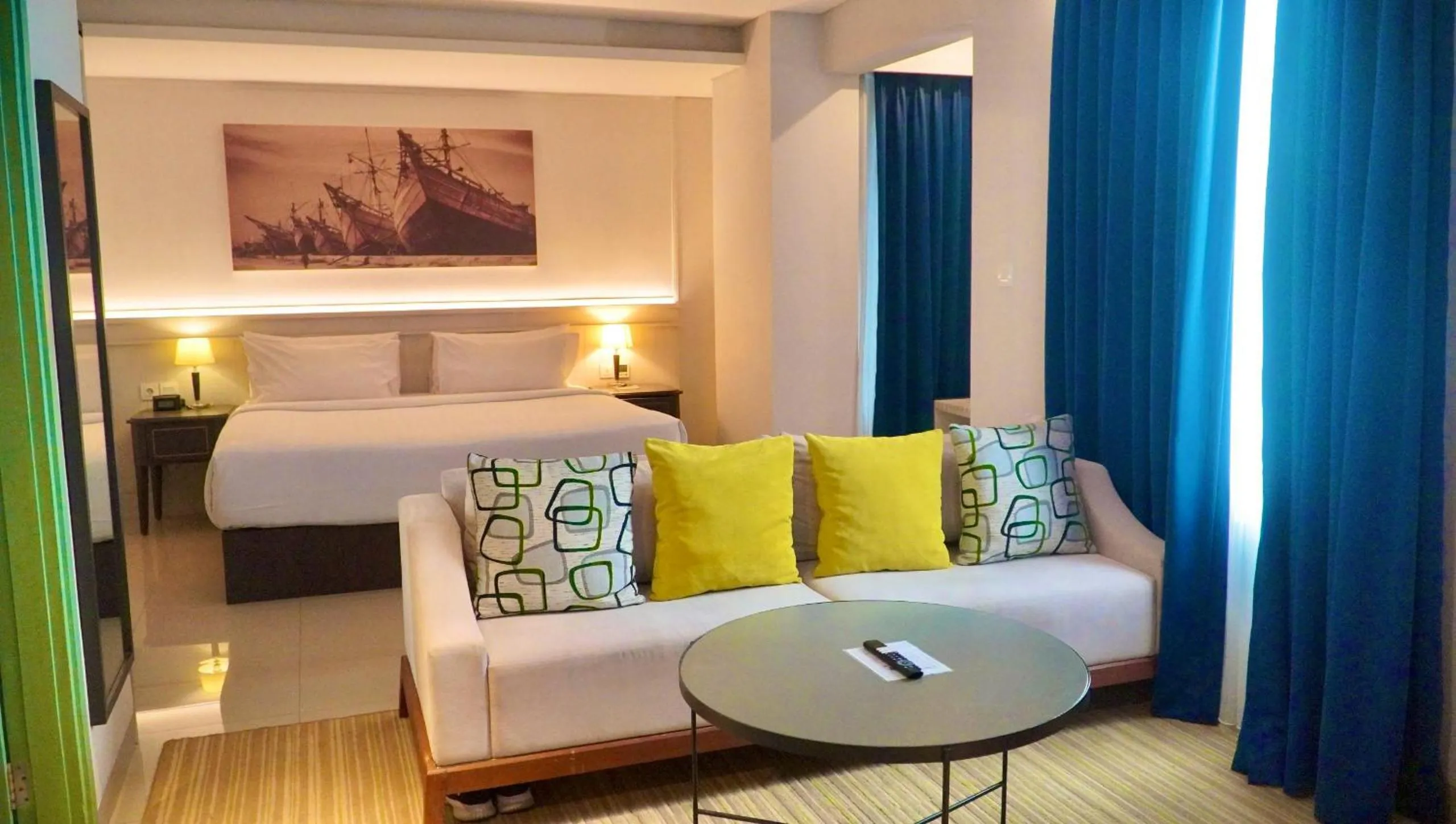 Bedroom, Bed in Jambuluwuk Thamrin Hotel