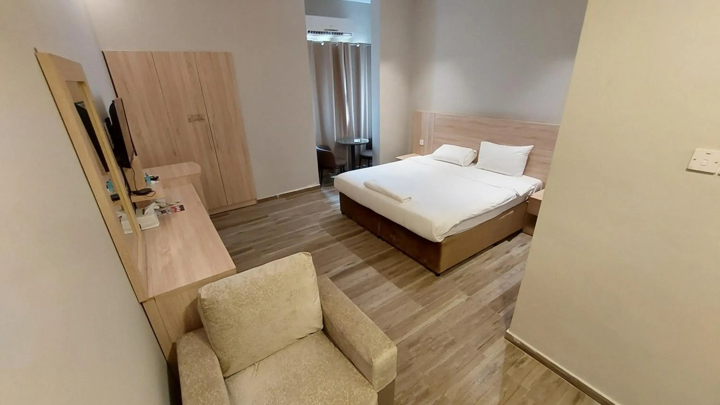 Deluxe Room in Grand Flora Hotel Deluxe Room in Grand Flora Hotel