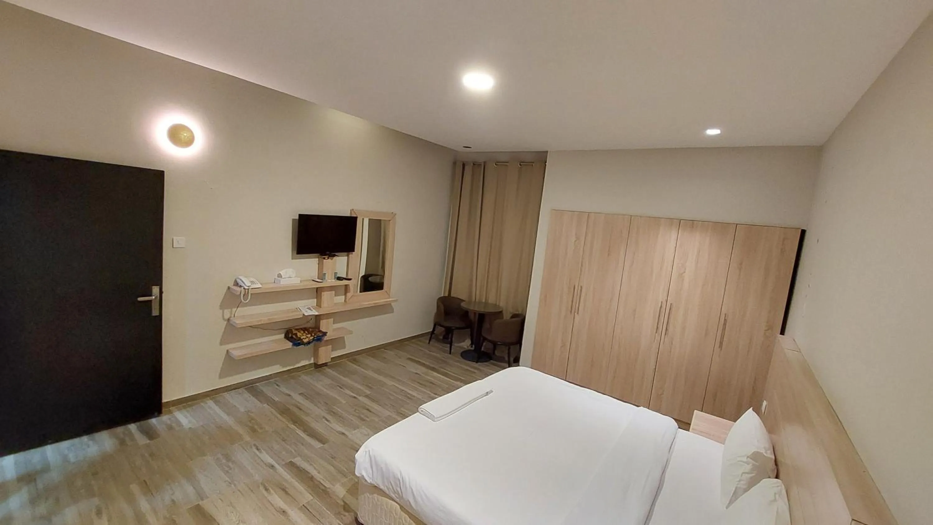 Photo of the whole room, Bed in Grand Flora Hotel