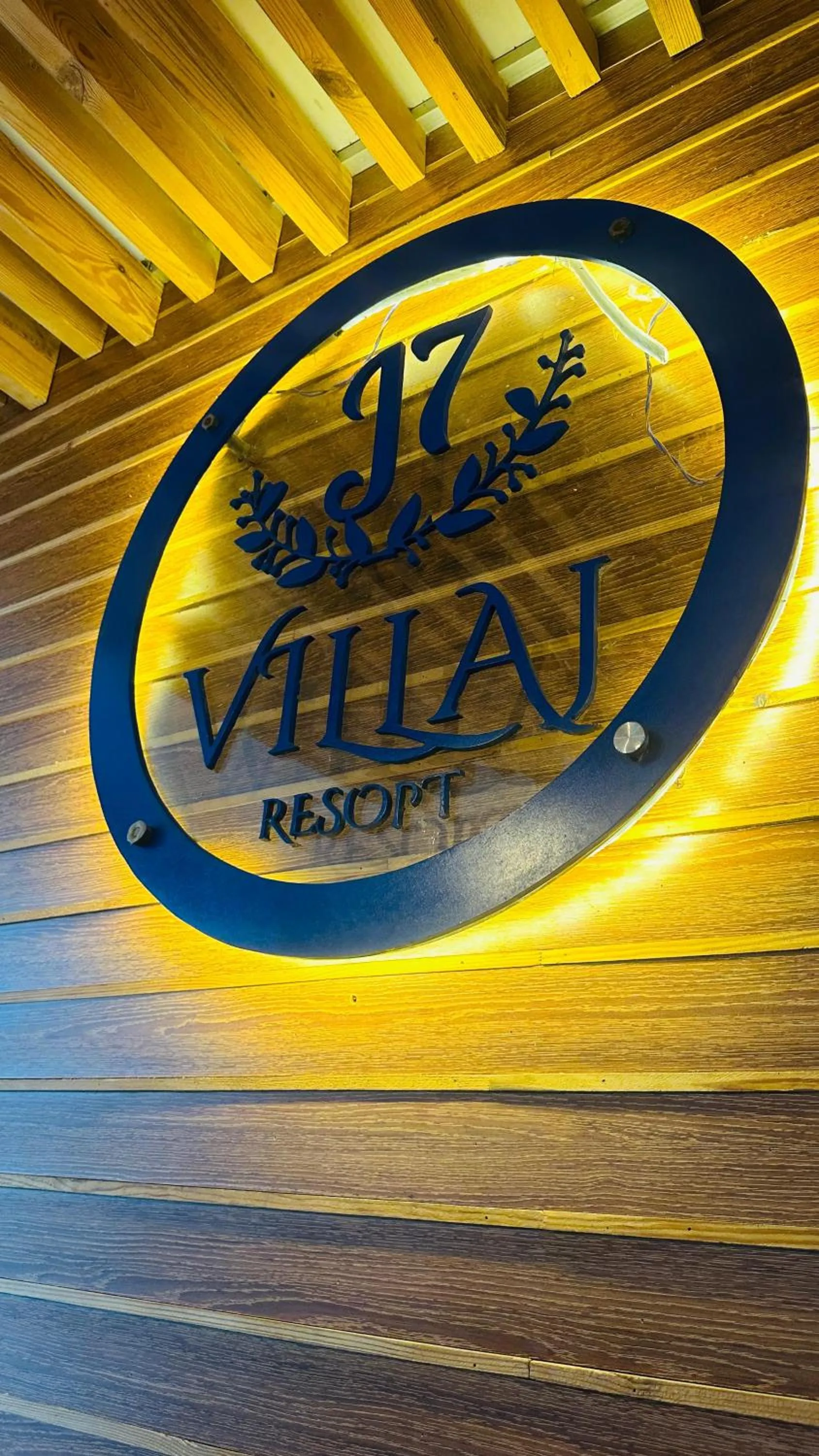 J7 Villaj Resort