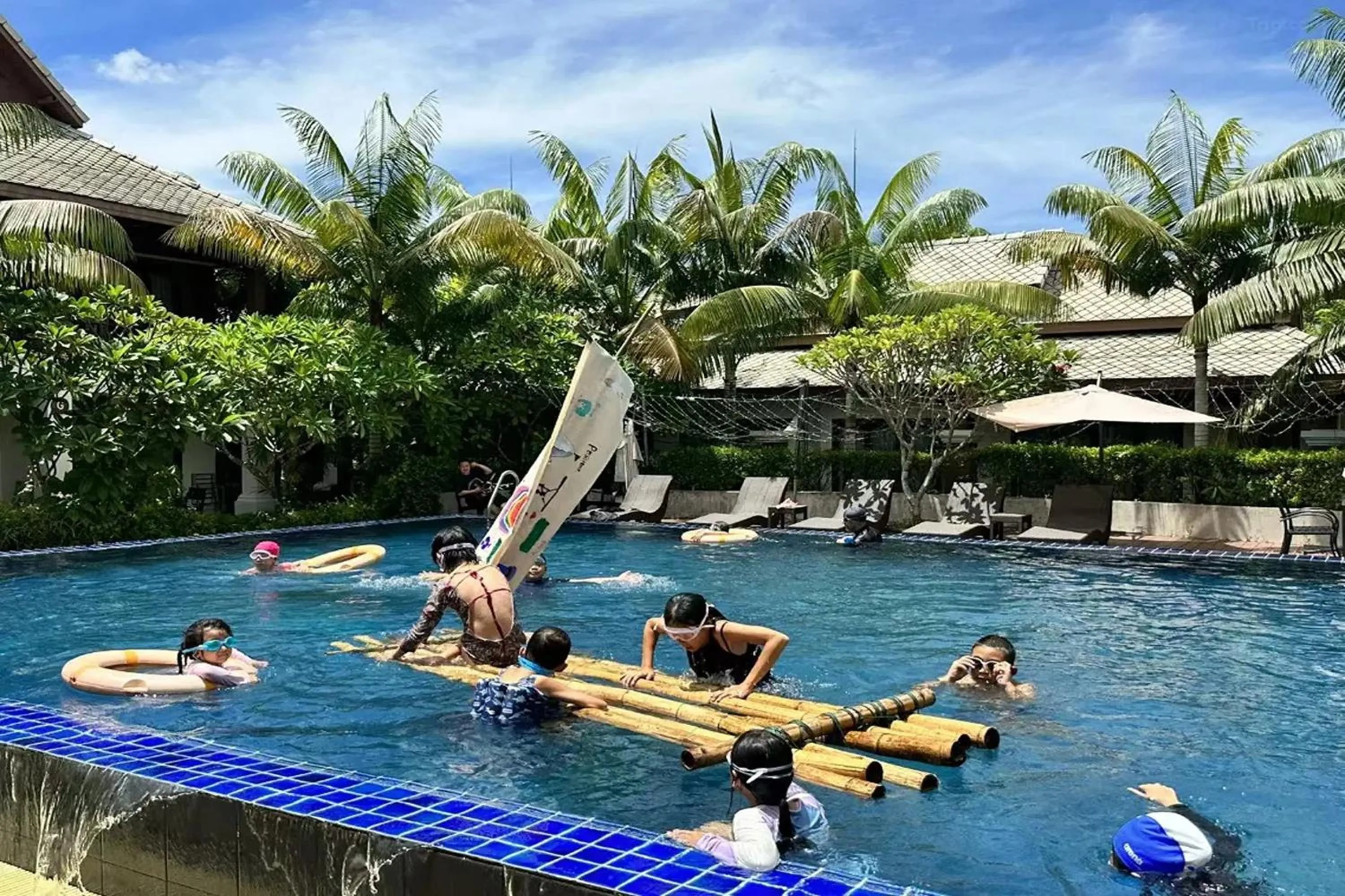 Swimming pool in Lanna Deer Resort Chiang Mai