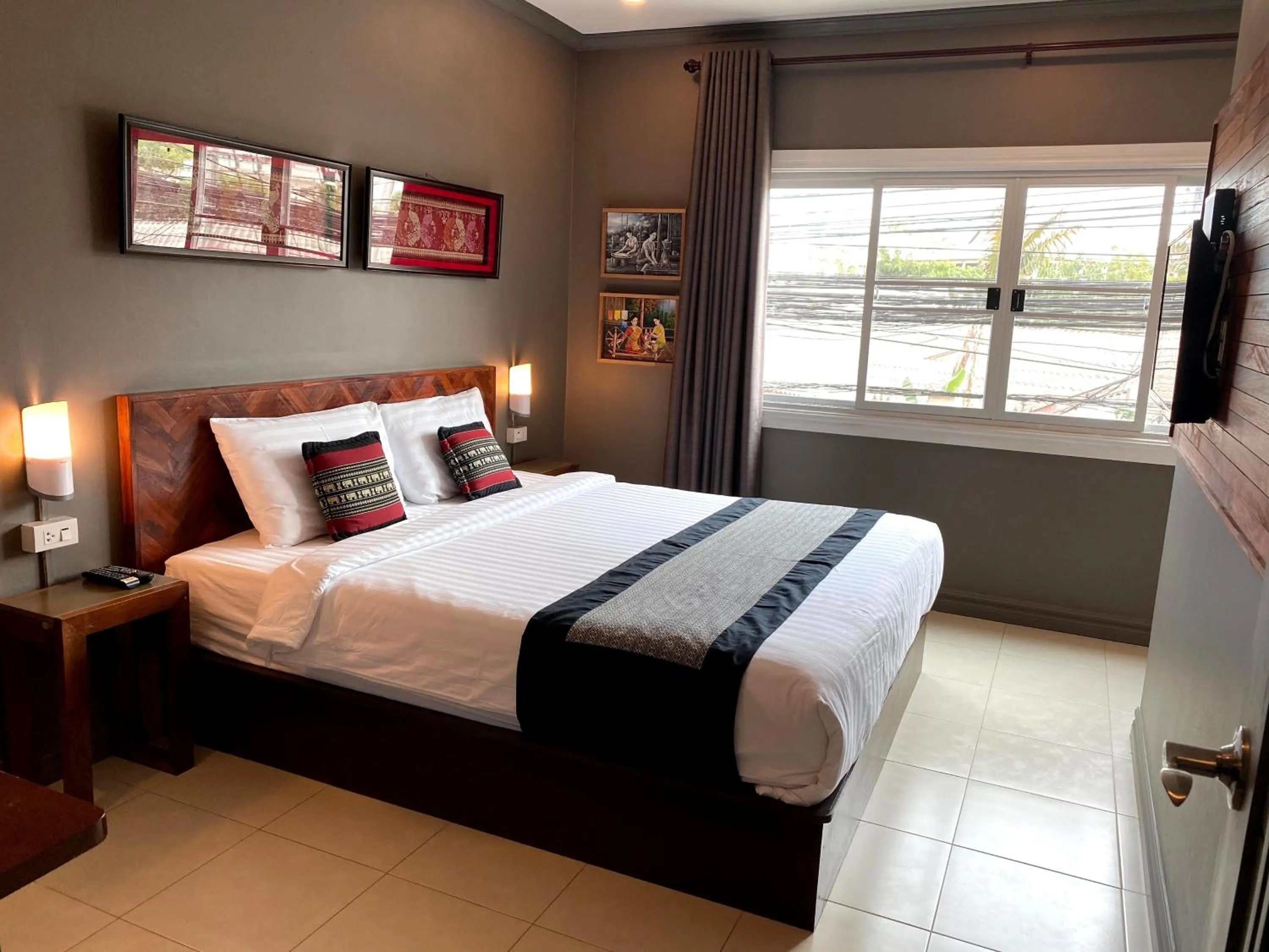 Bed in Patuxay Place