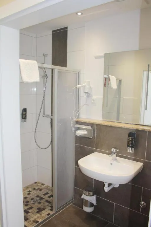 Shower in Hotel Harmshof Bispingen