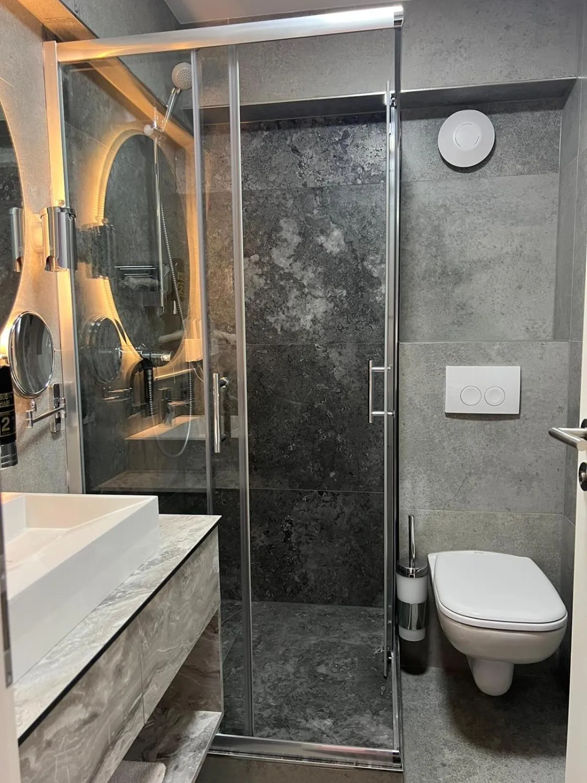 Shower in Hotel Harmshof Bispingen