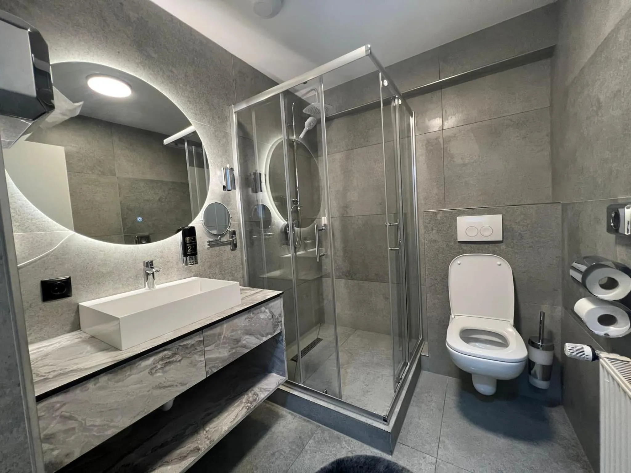 Shower in Hotel Harmshof Bispingen