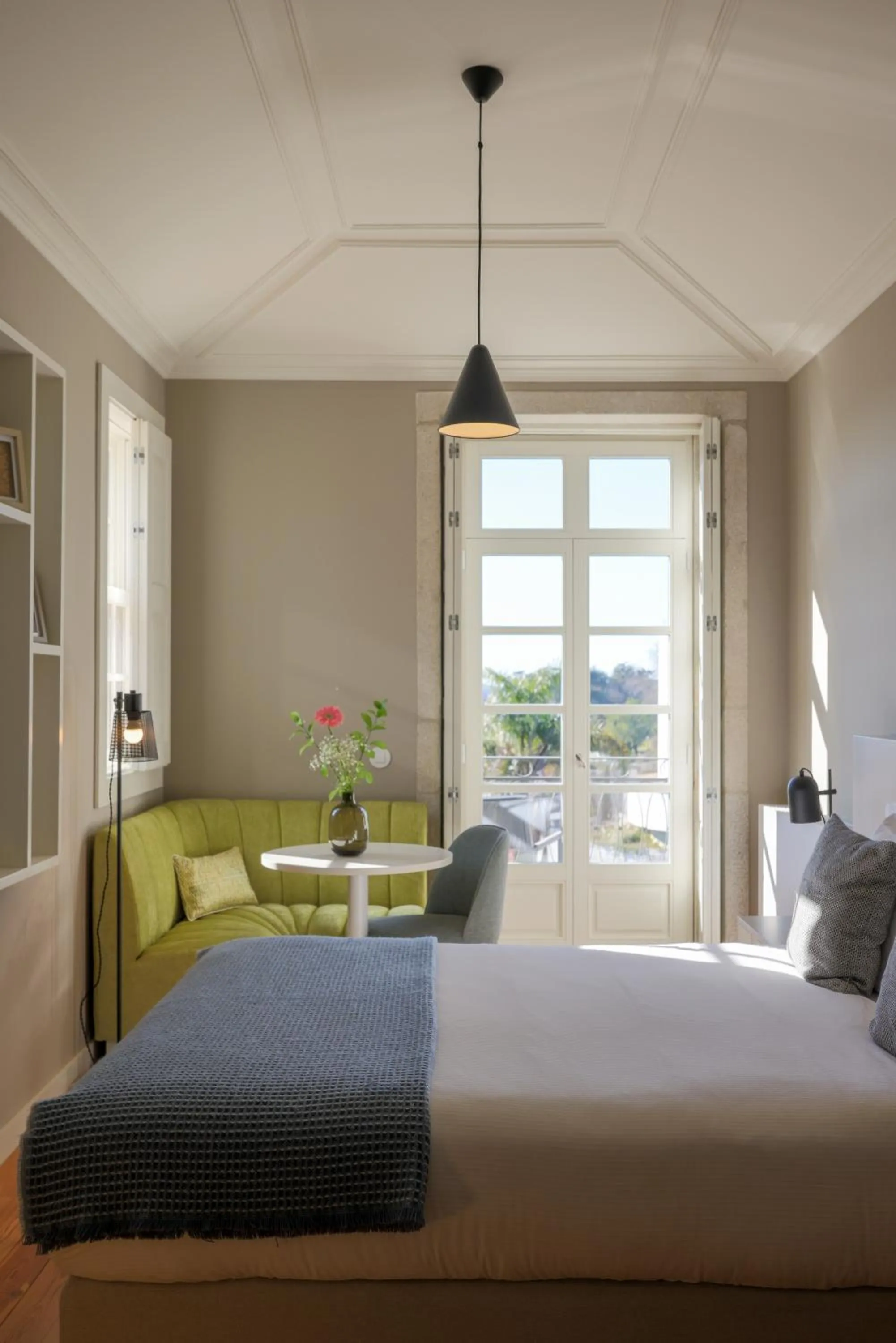 Bed in Menina Colina Guesthouse