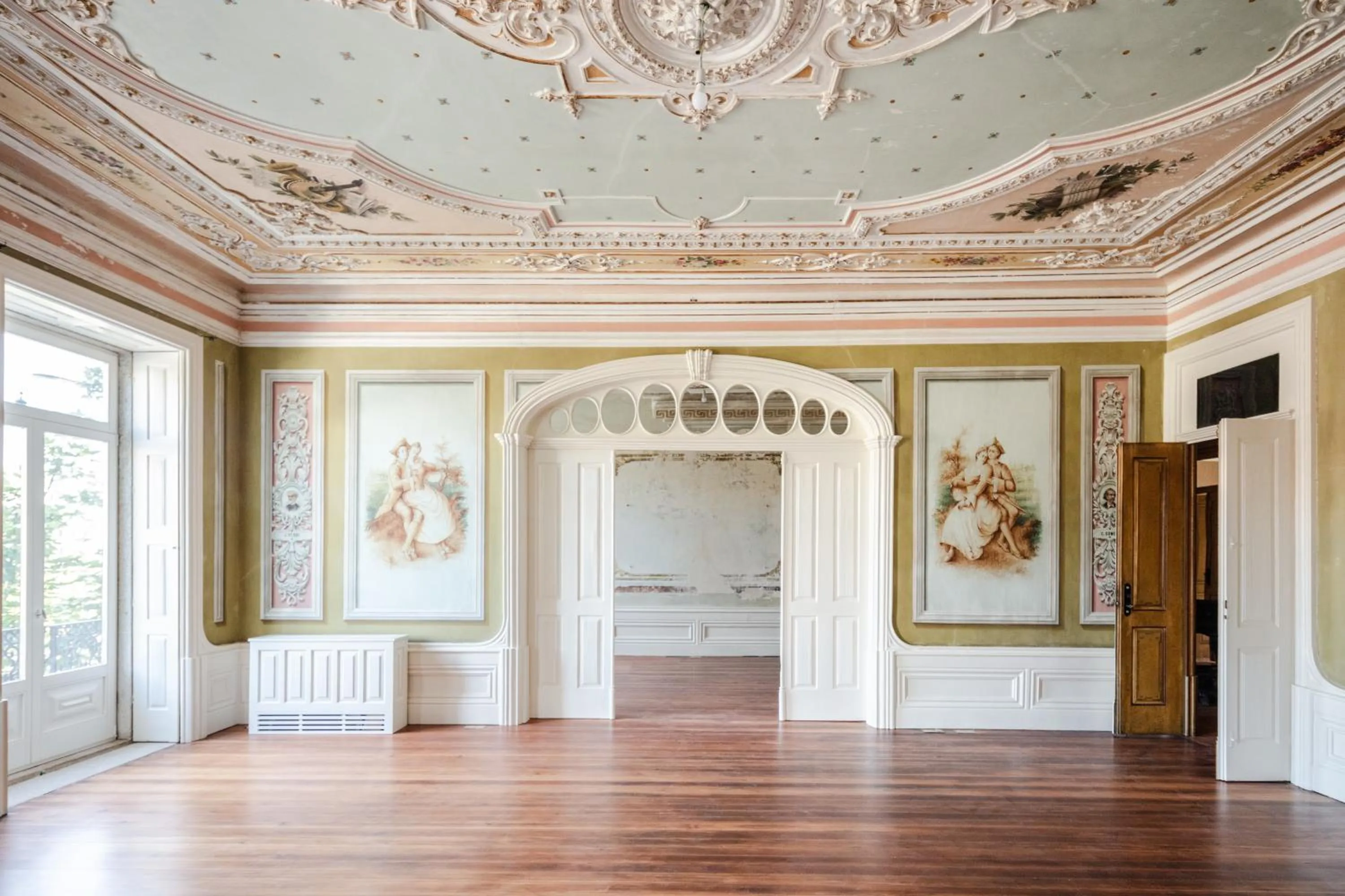 Property building in Menina Colina Guesthouse