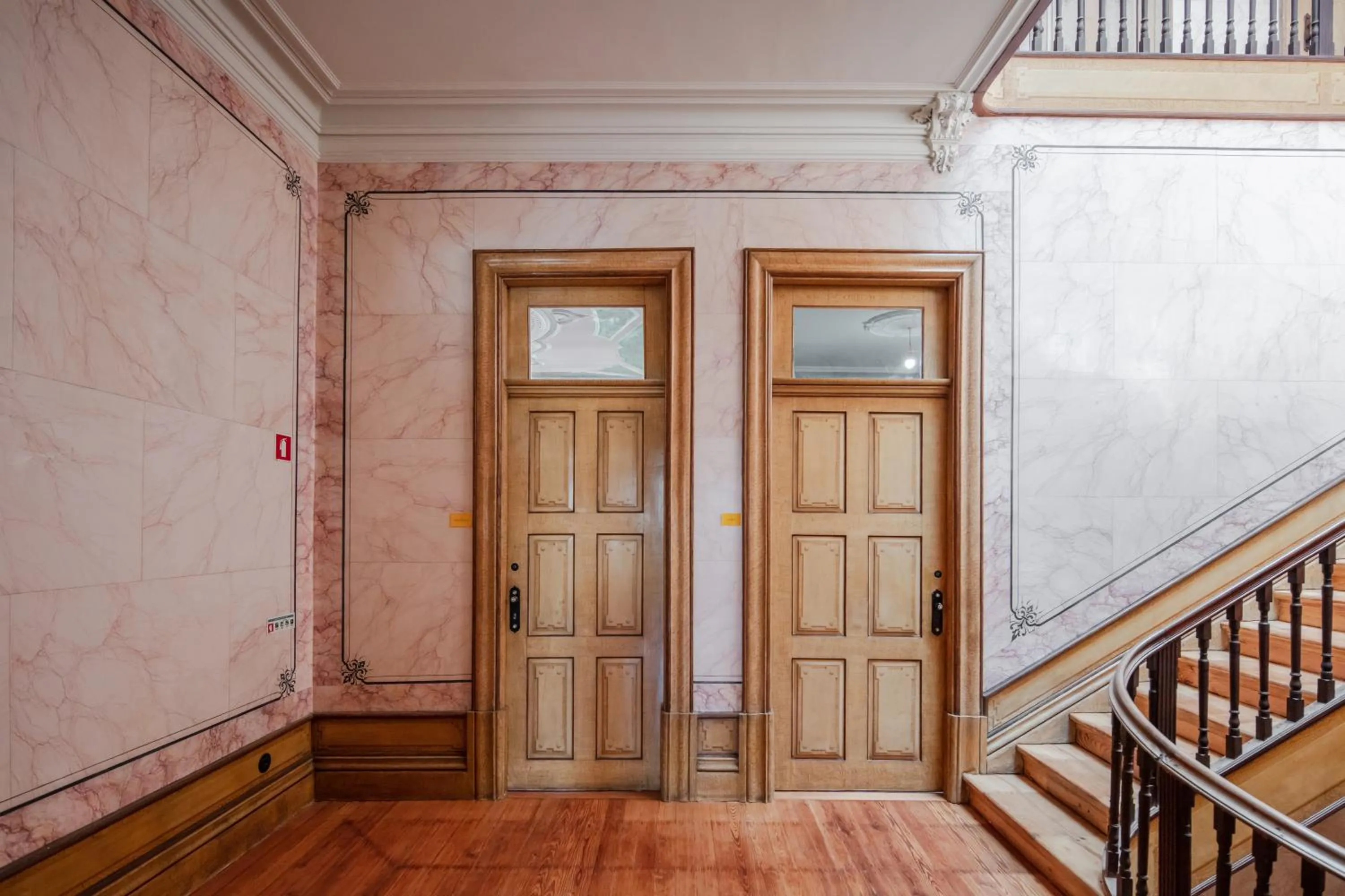 Property building in Menina Colina Guesthouse