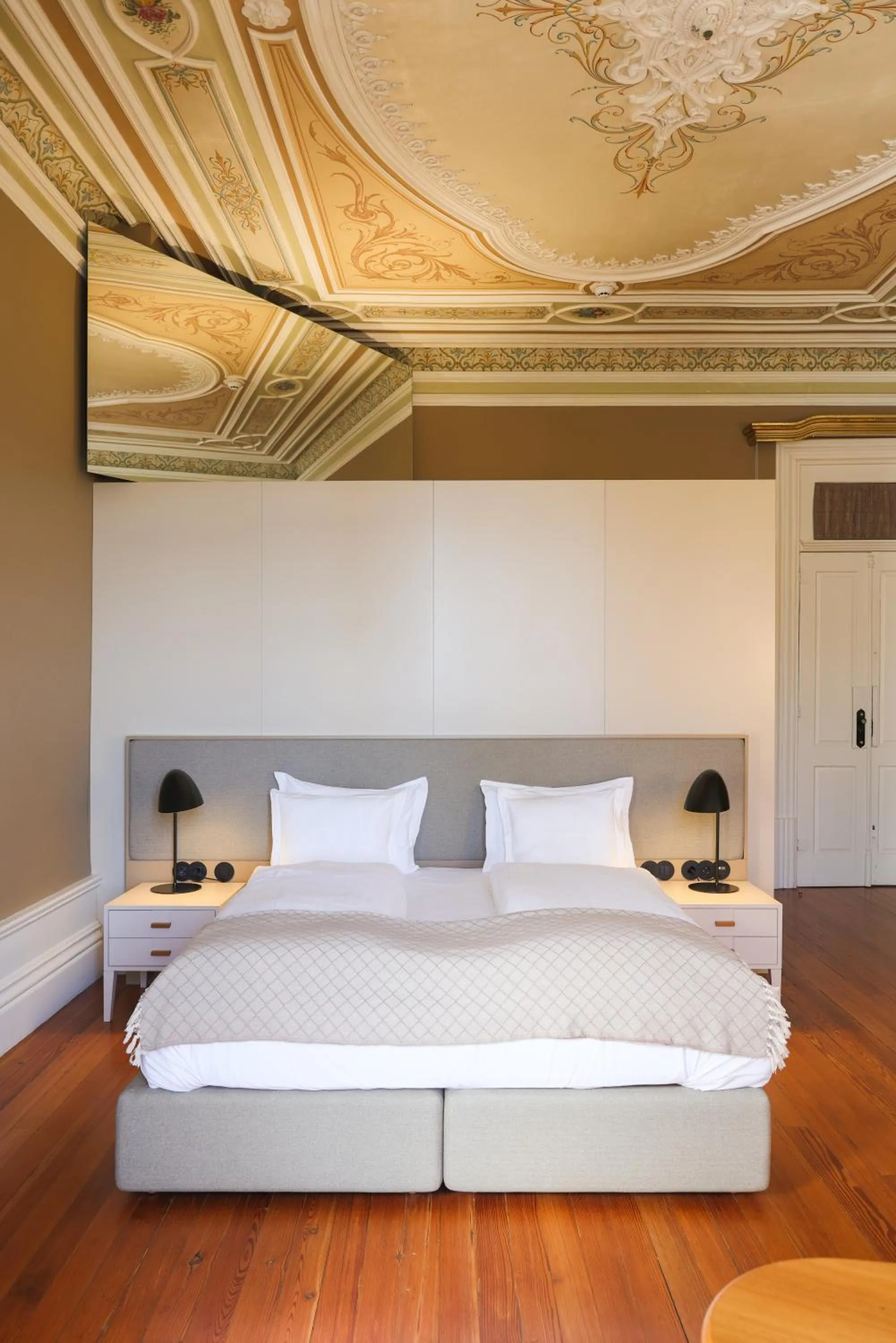 Bed in Menina Colina Guesthouse