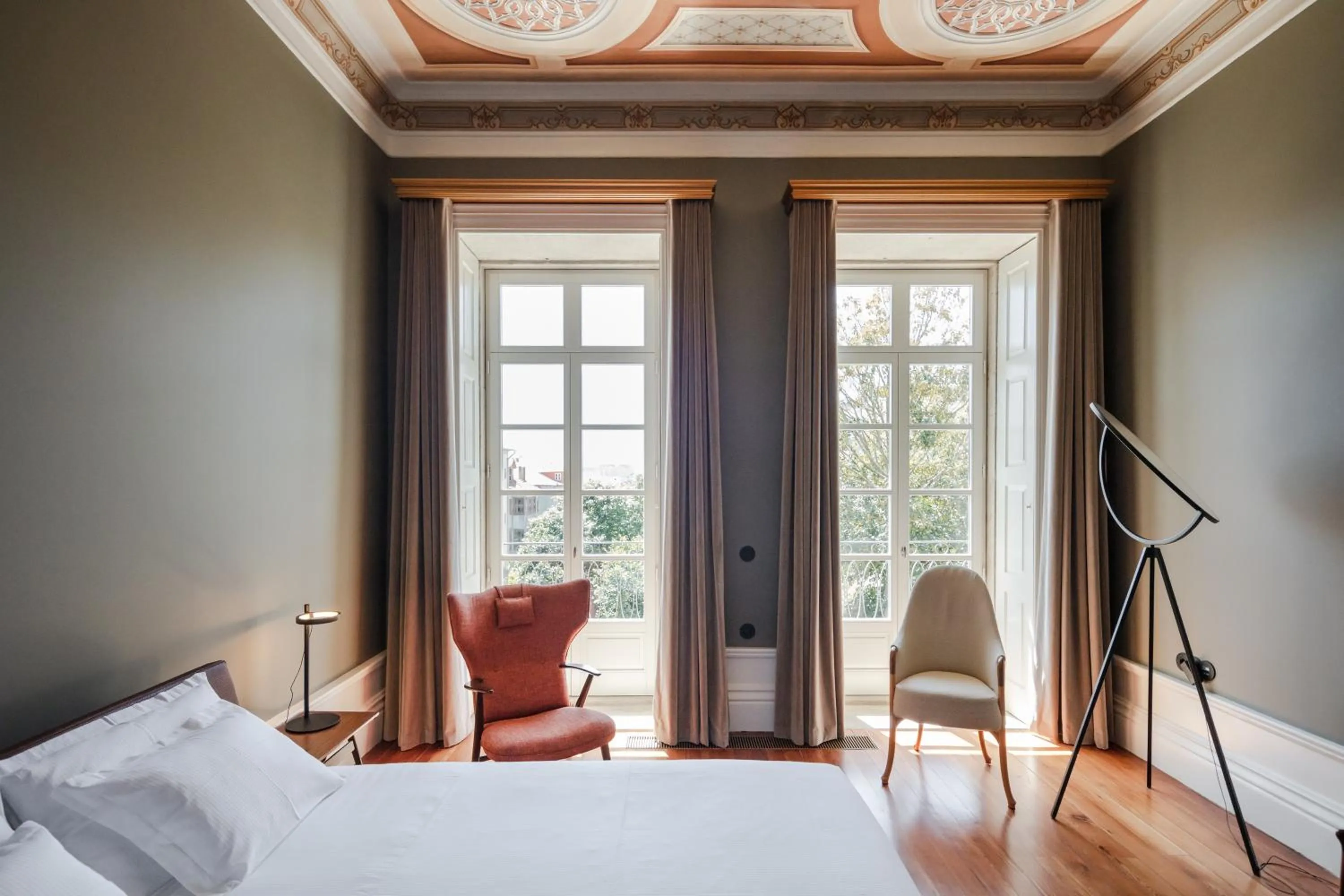 Bed in Menina Colina Guesthouse