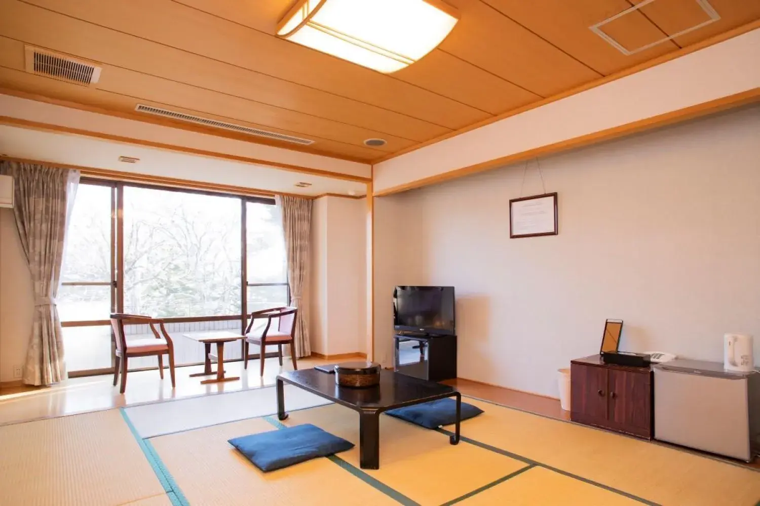 Accessible Japanese-Style Room with Balcony and Mountain View - single occupancy - Ground Floor in Lake Side Nikko Hotel Accessible Japanese-Style Room with Balcony and Mountain View - single occupancy - Ground Floor in Lake Side Nikko Hotel