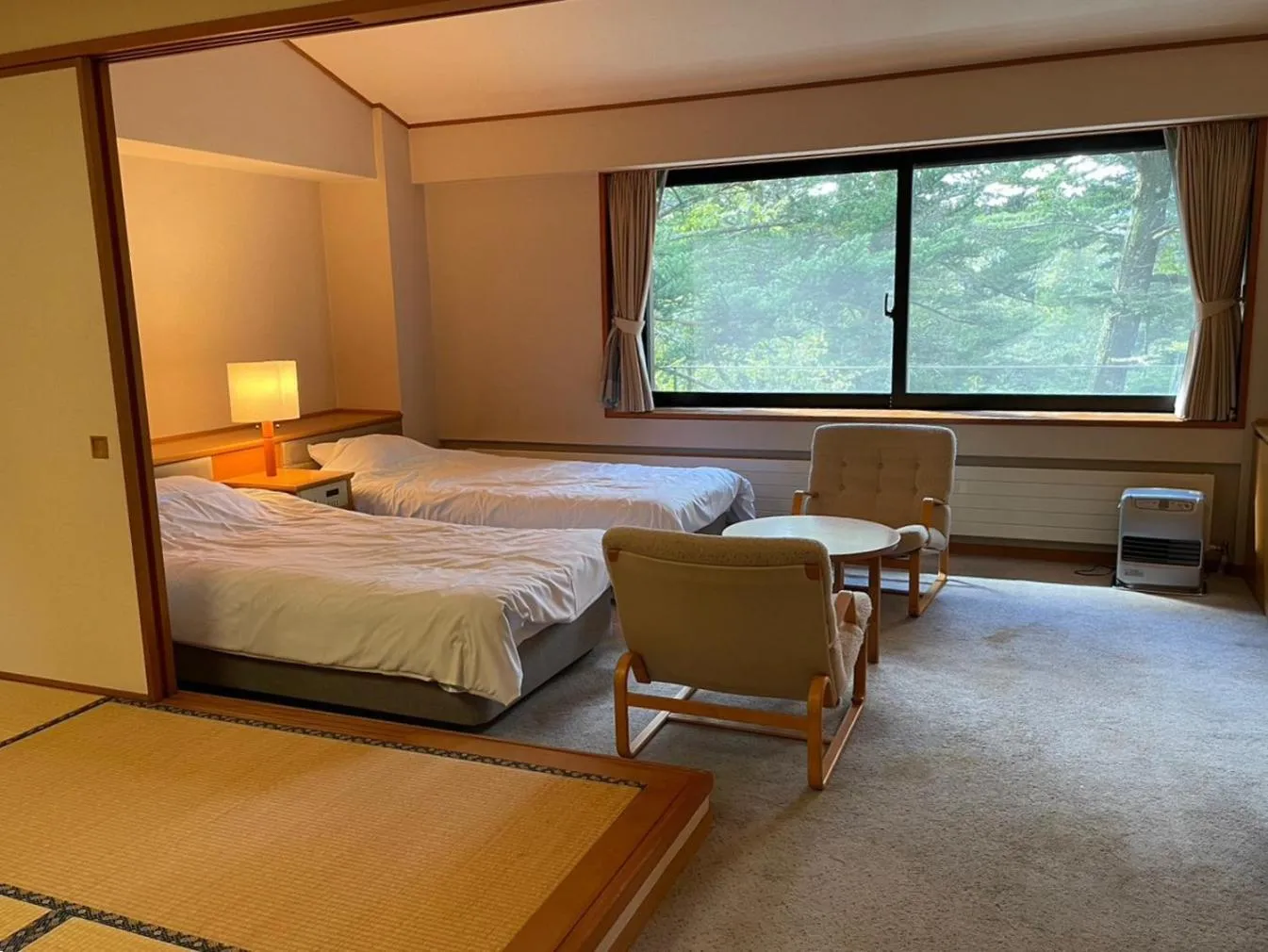 Bed in Lake Side Nikko Hotel