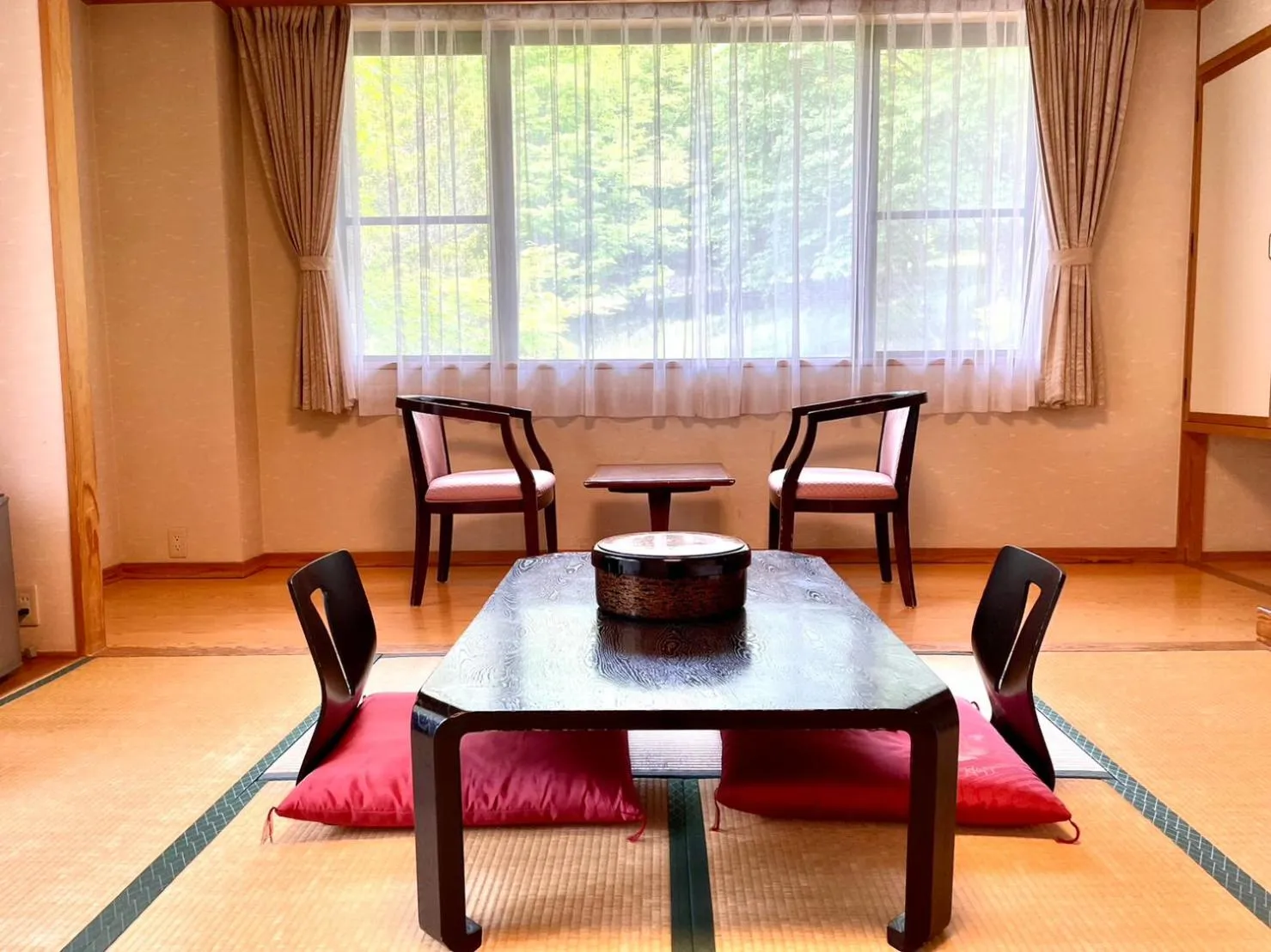 Lake Side Nikko Hotel