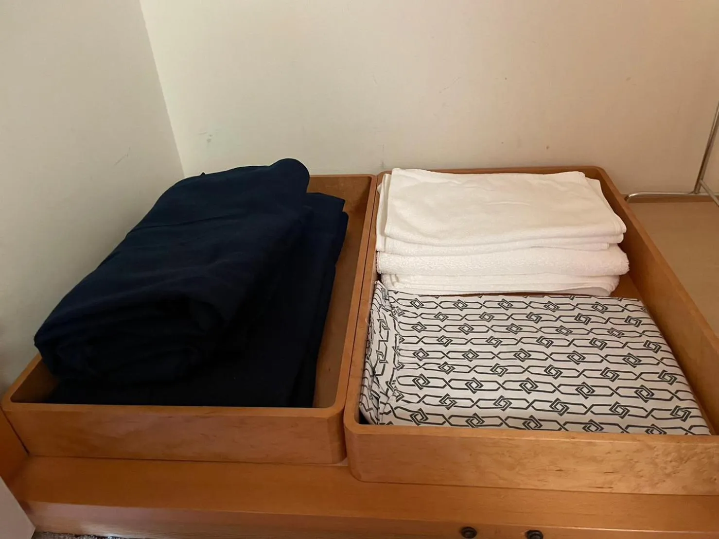 Bed in Lake Side Nikko Hotel