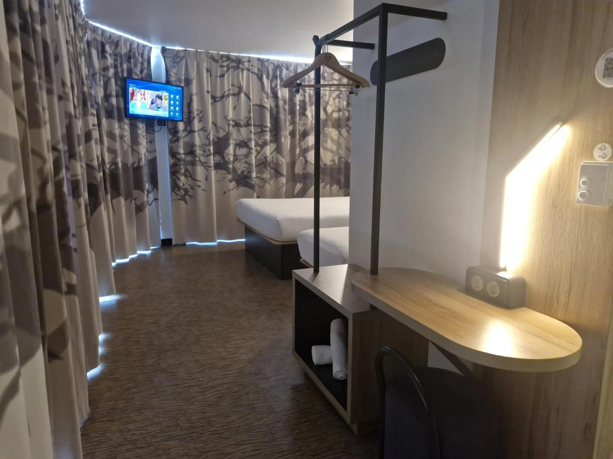 Bed in B&B HOTEL Massy Gare TGV