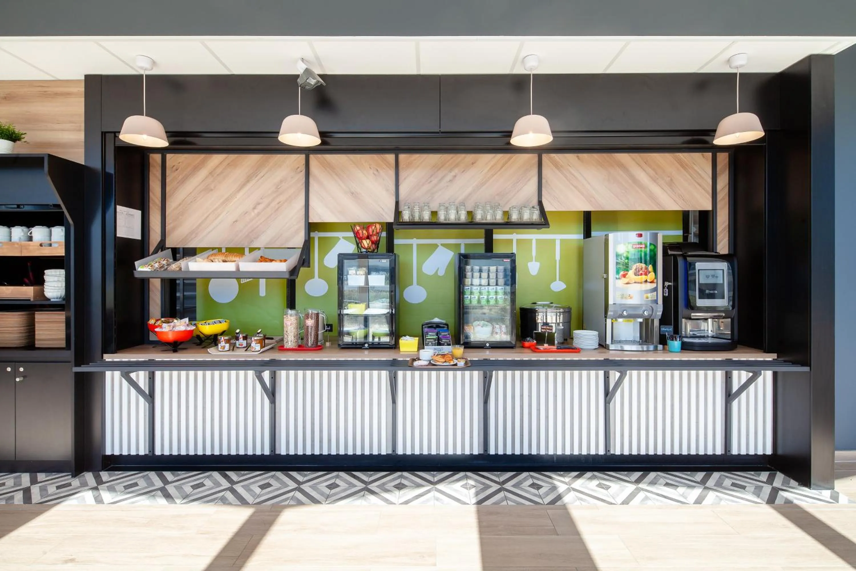 Buffet breakfast in B&B HOTEL Massy Gare TGV