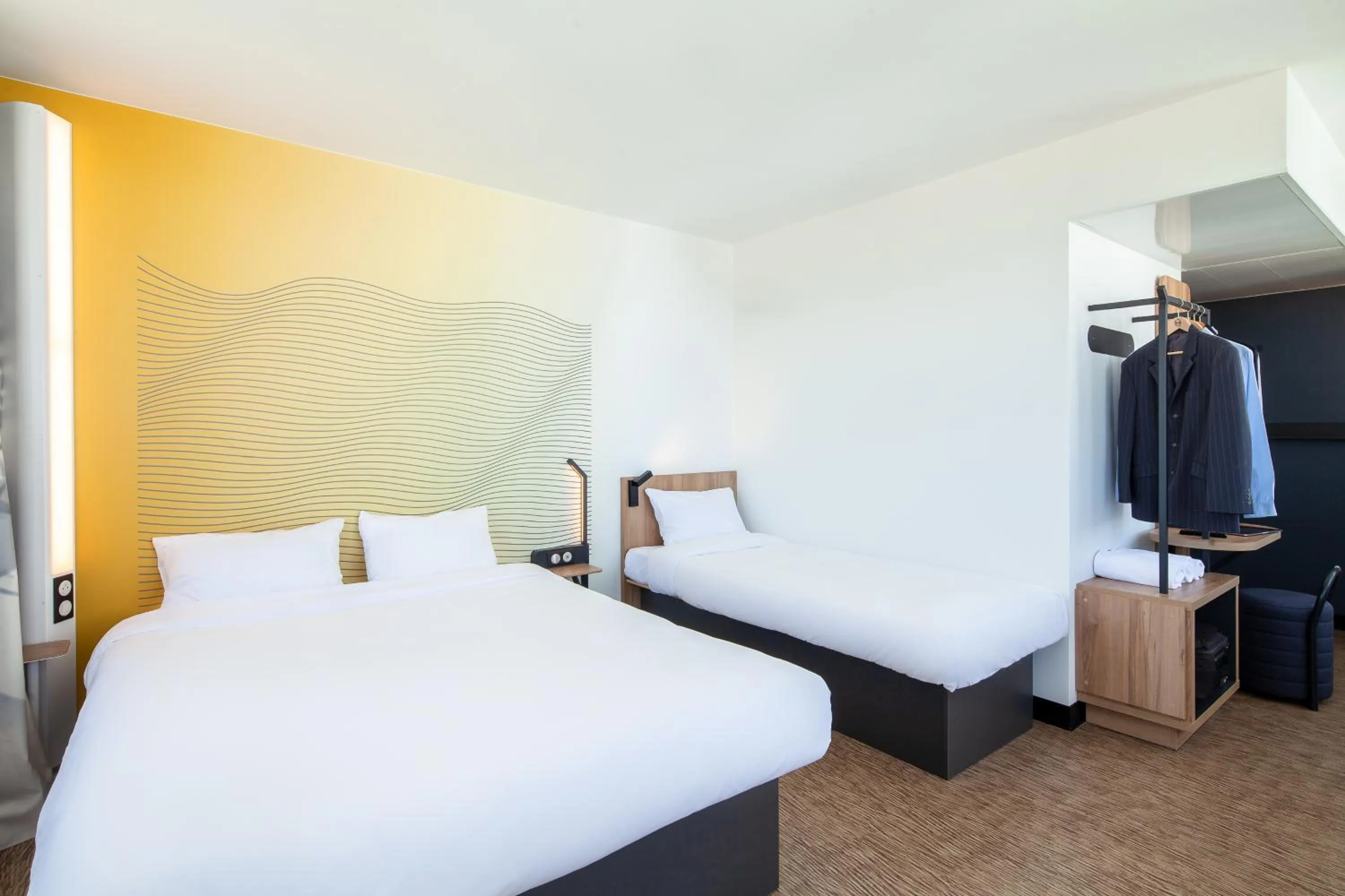 Bedroom, Bed in B&B HOTEL Massy Gare TGV