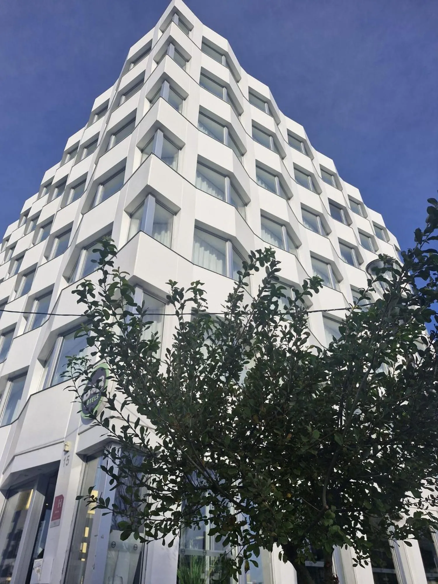 B&B HOTEL Massy Gare TGV