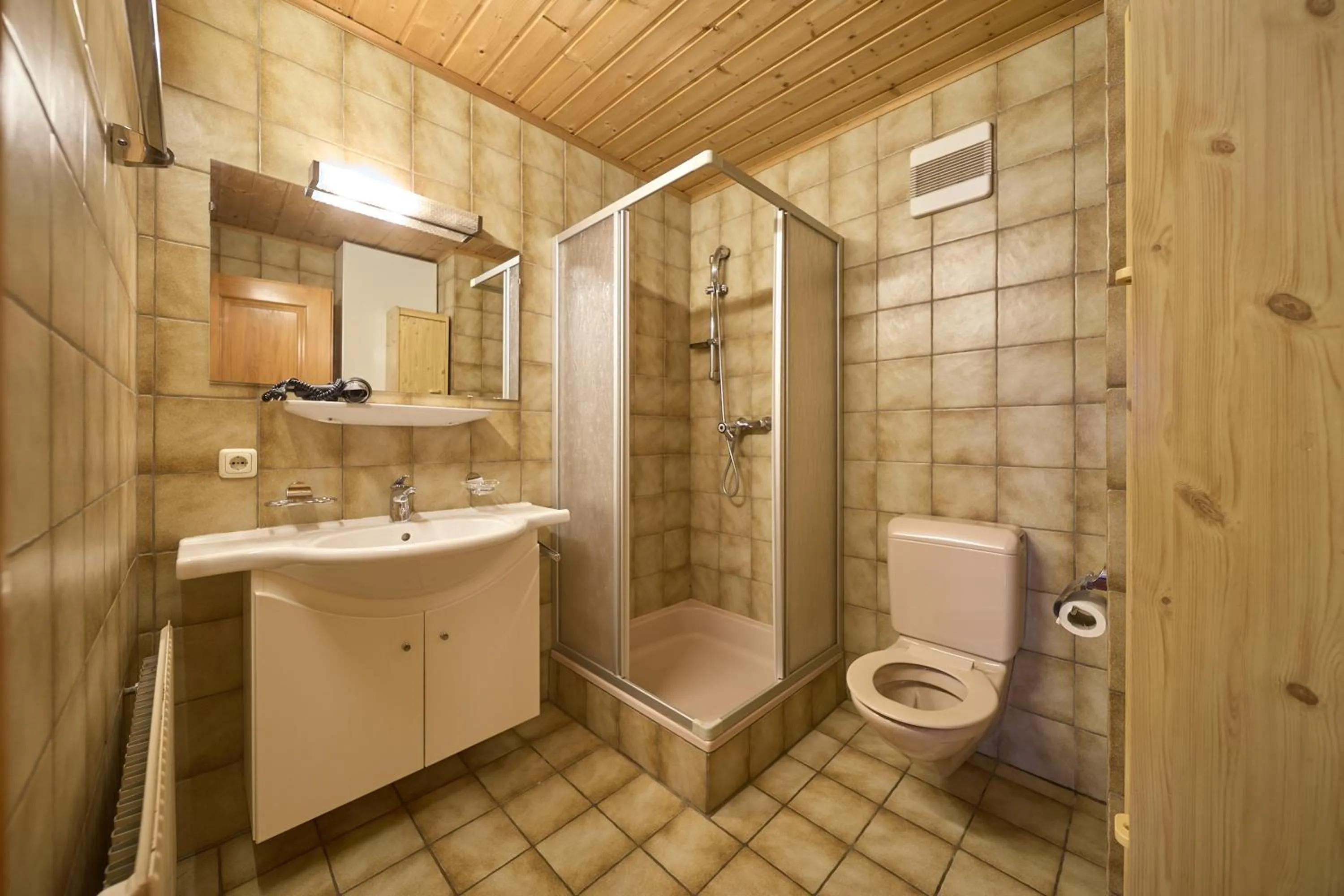 Alt Montafon Hotel Appartements by Pferd auf Wolke