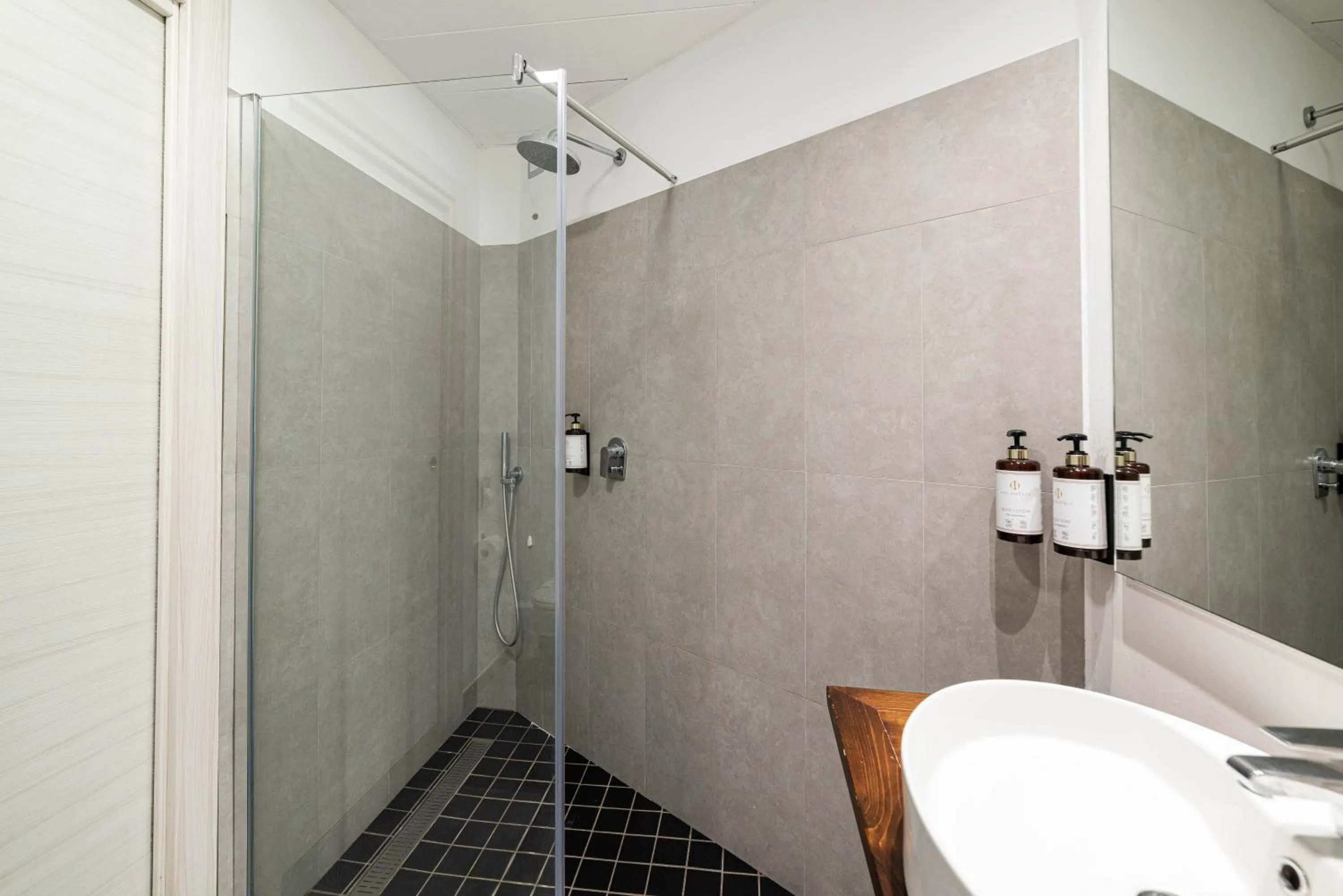 Shower in Phi Hotel Milano