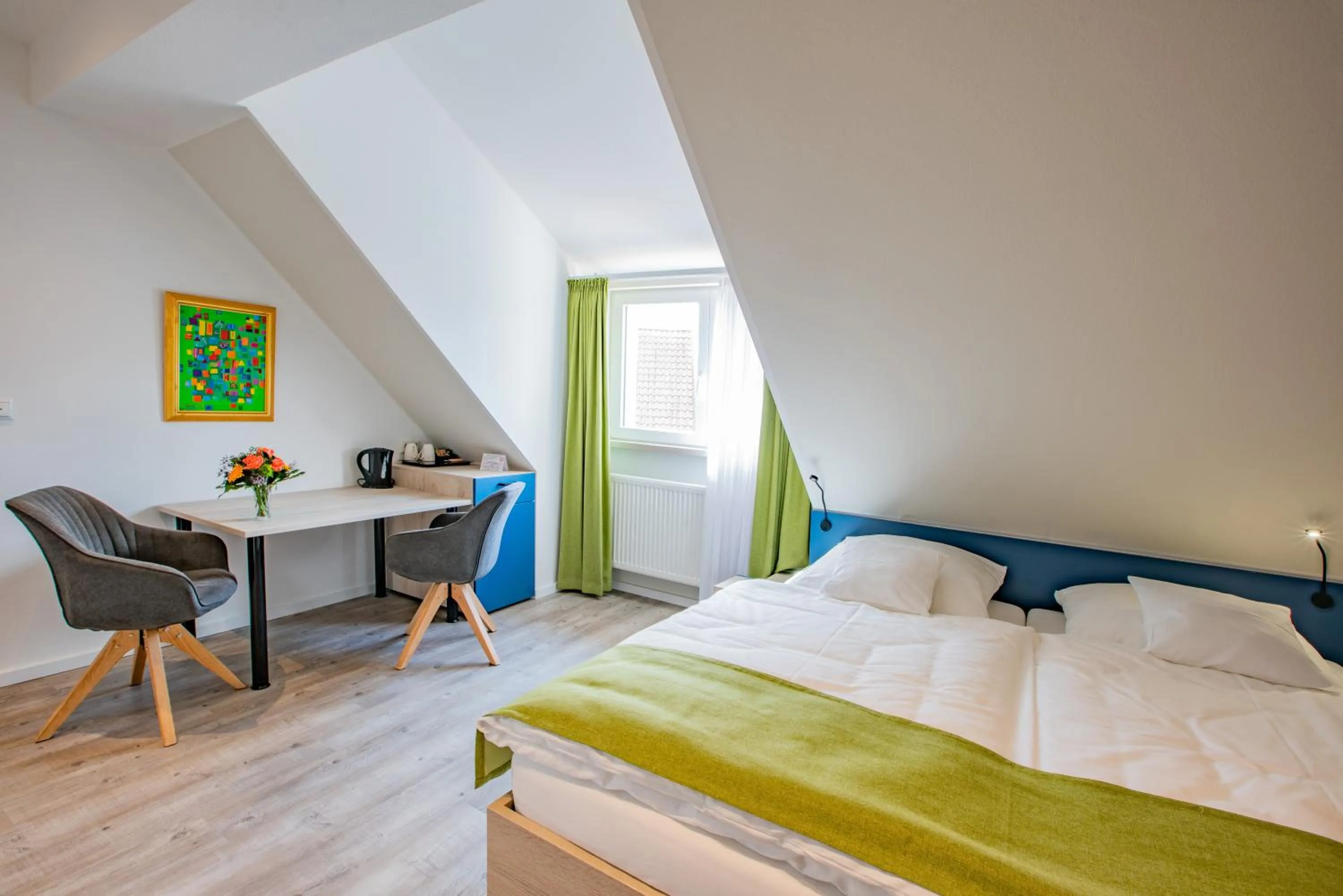 Bed in CAESARO Hotel & Pizzeria - 20 Jahre Familienunternehmen