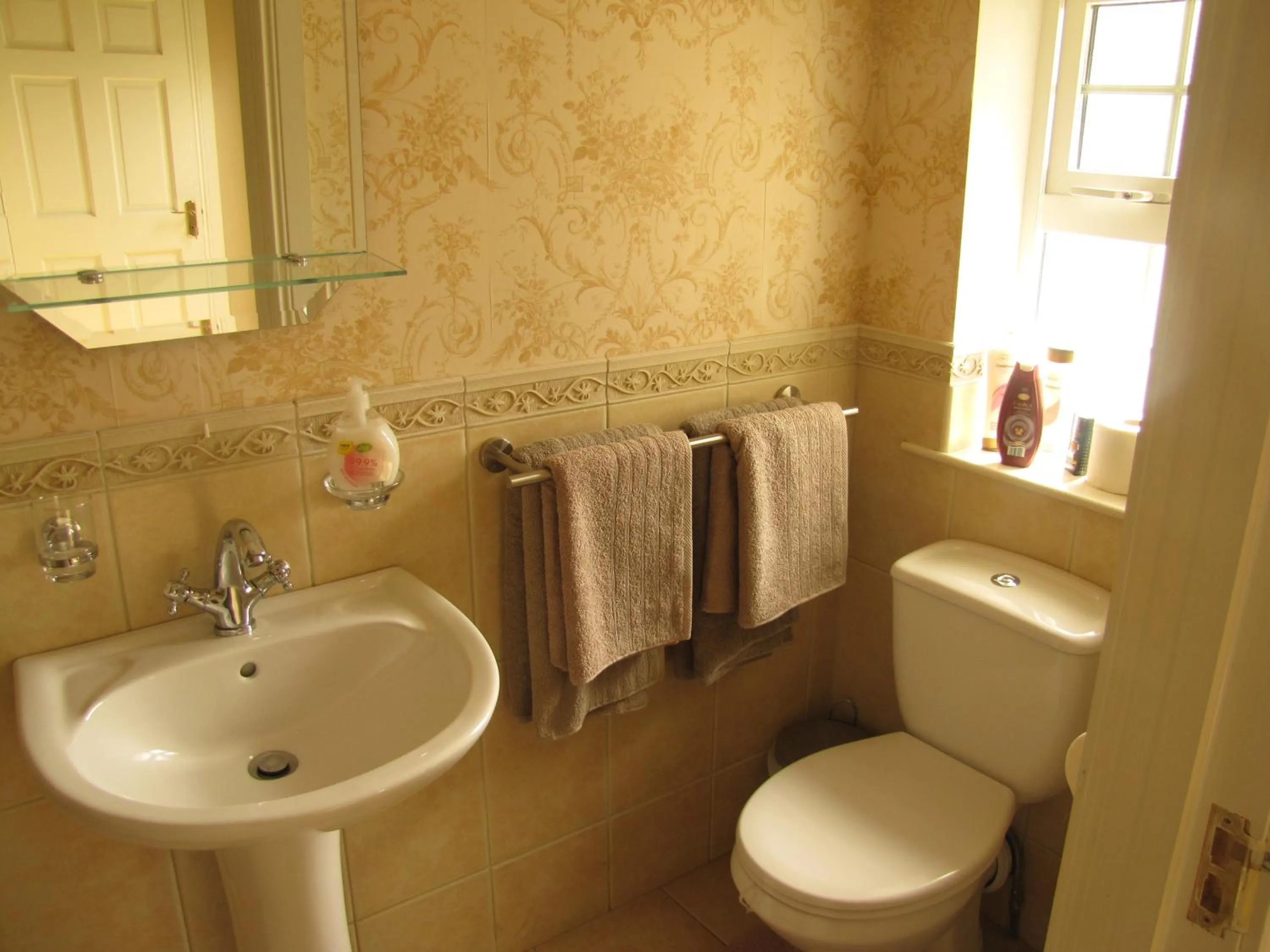 Bathroom in Riverside Lodge