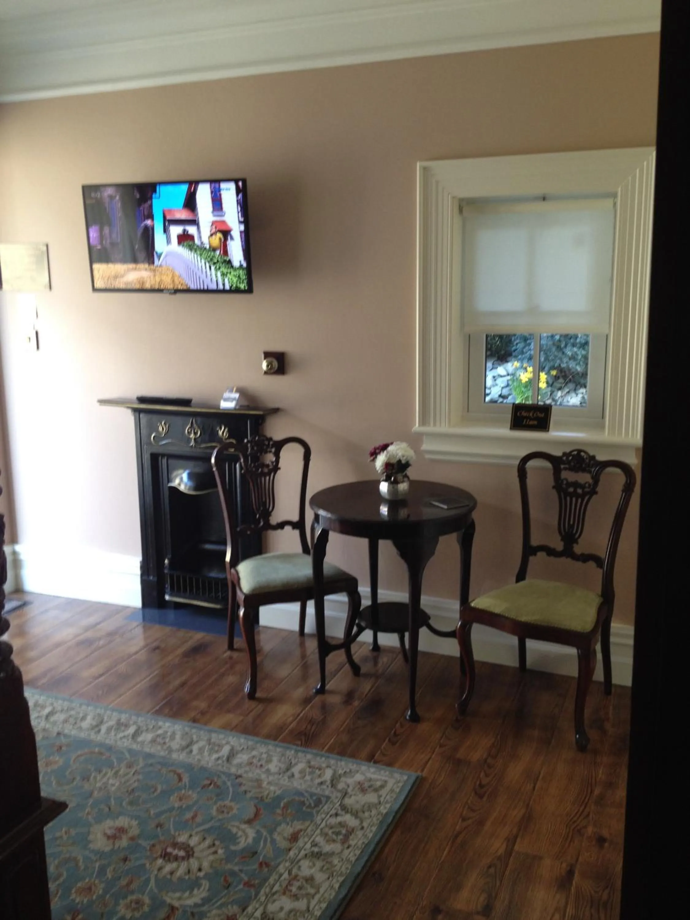 Decorative detail in Riverside Lodge