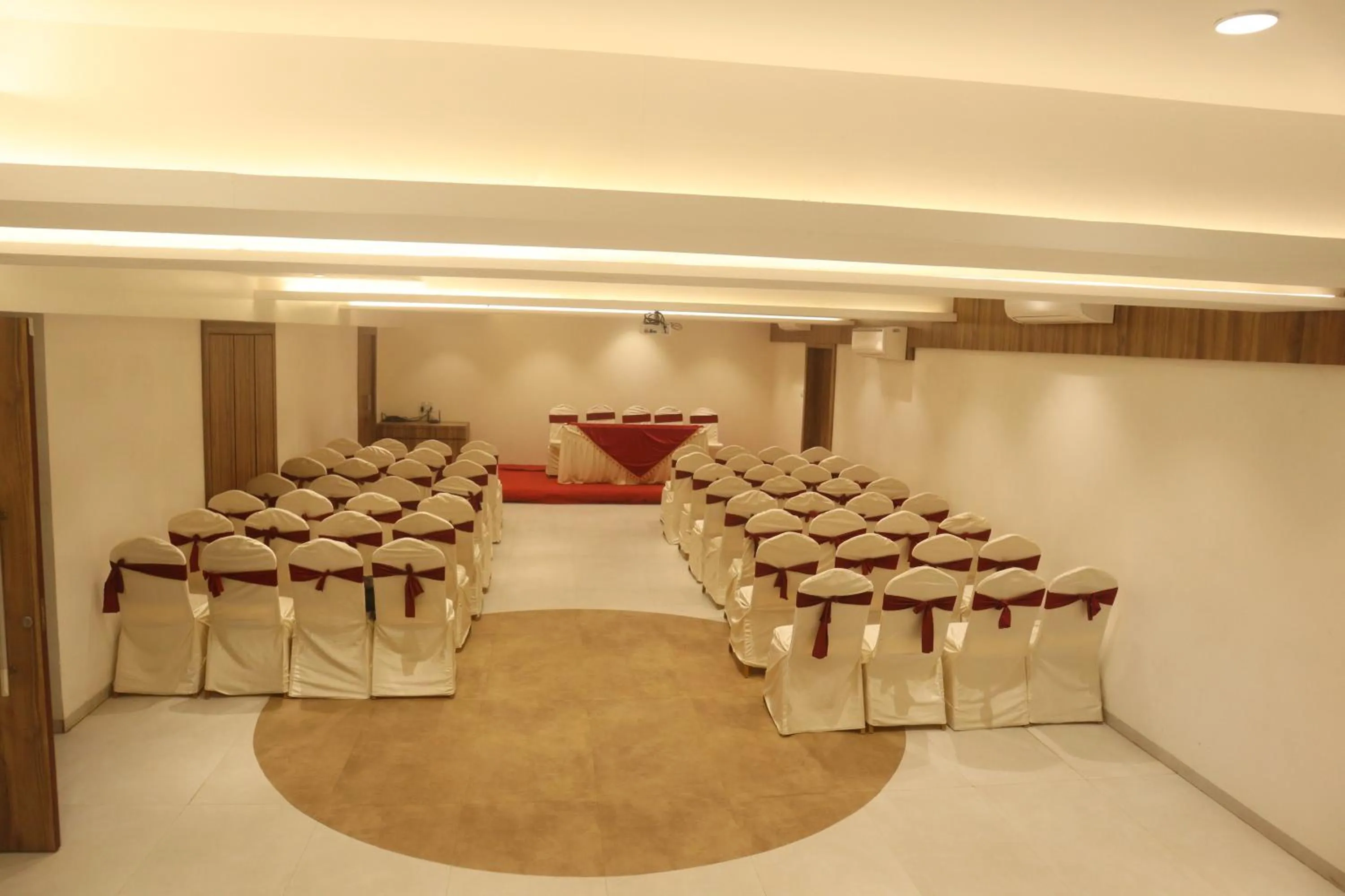 Meeting/conference room in Hotel Grand Ecotel, Aurangabad