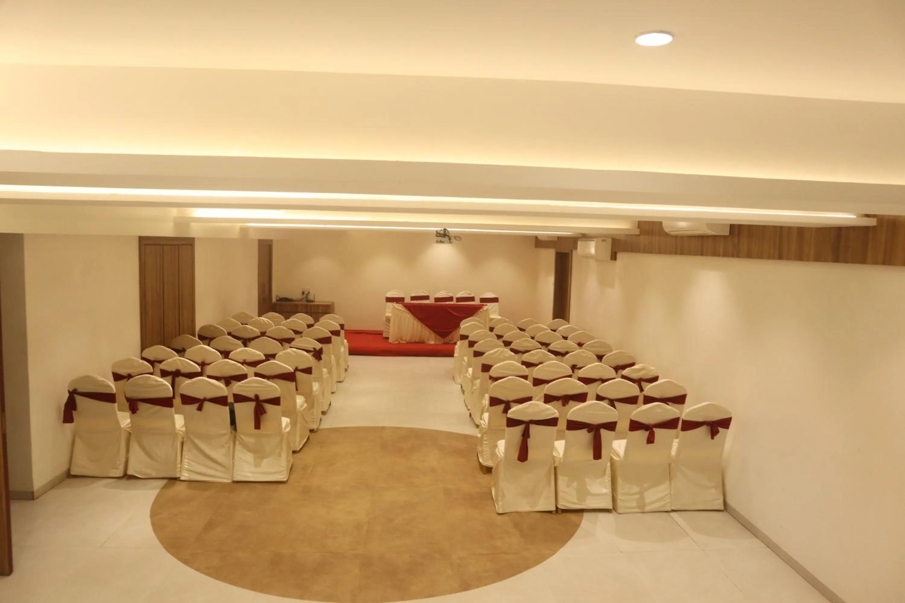 Meeting/conference room in Hotel Grand Ecotel, Aurangabad