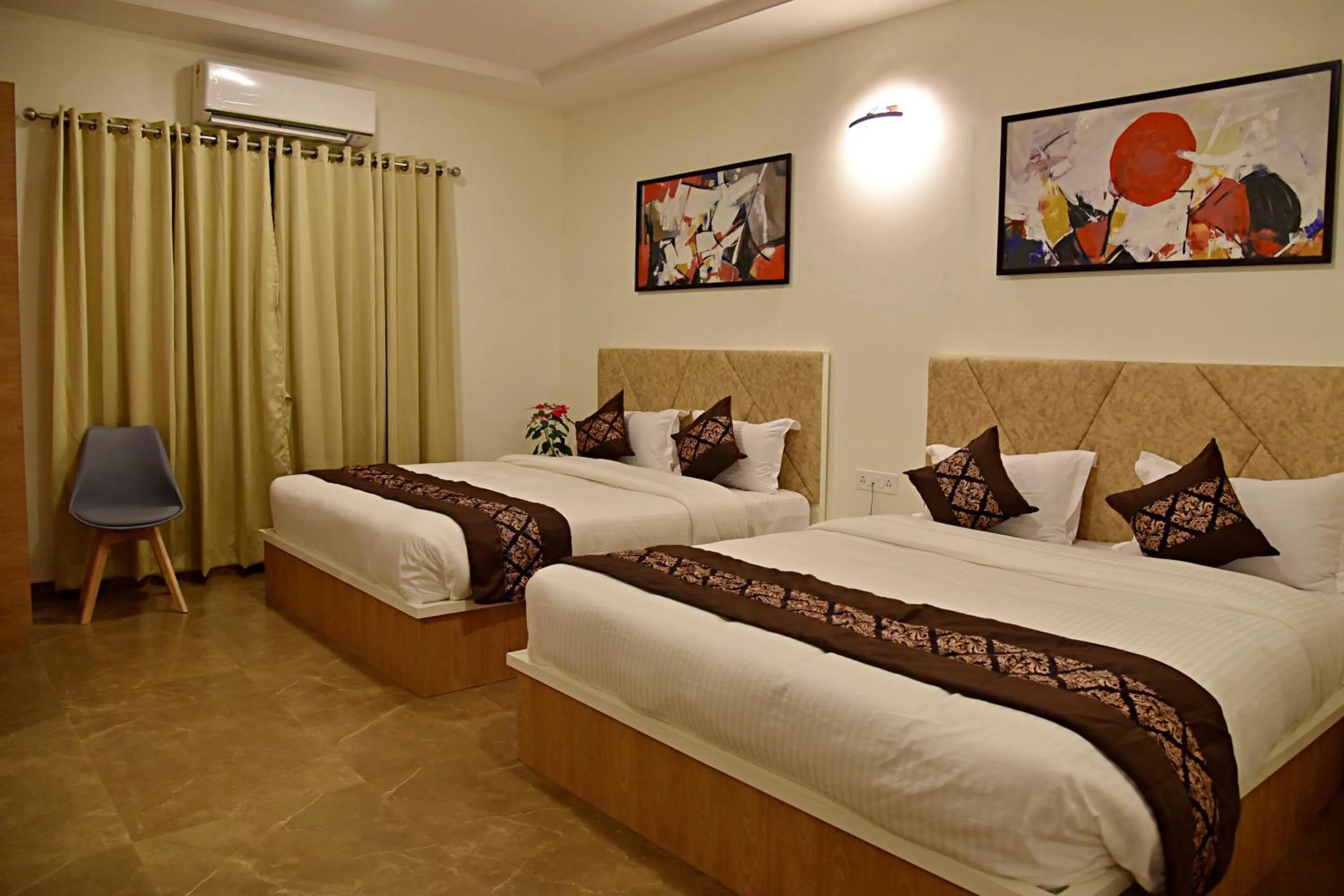 Bedroom, Bed in Hotel Grand Ecotel, Aurangabad