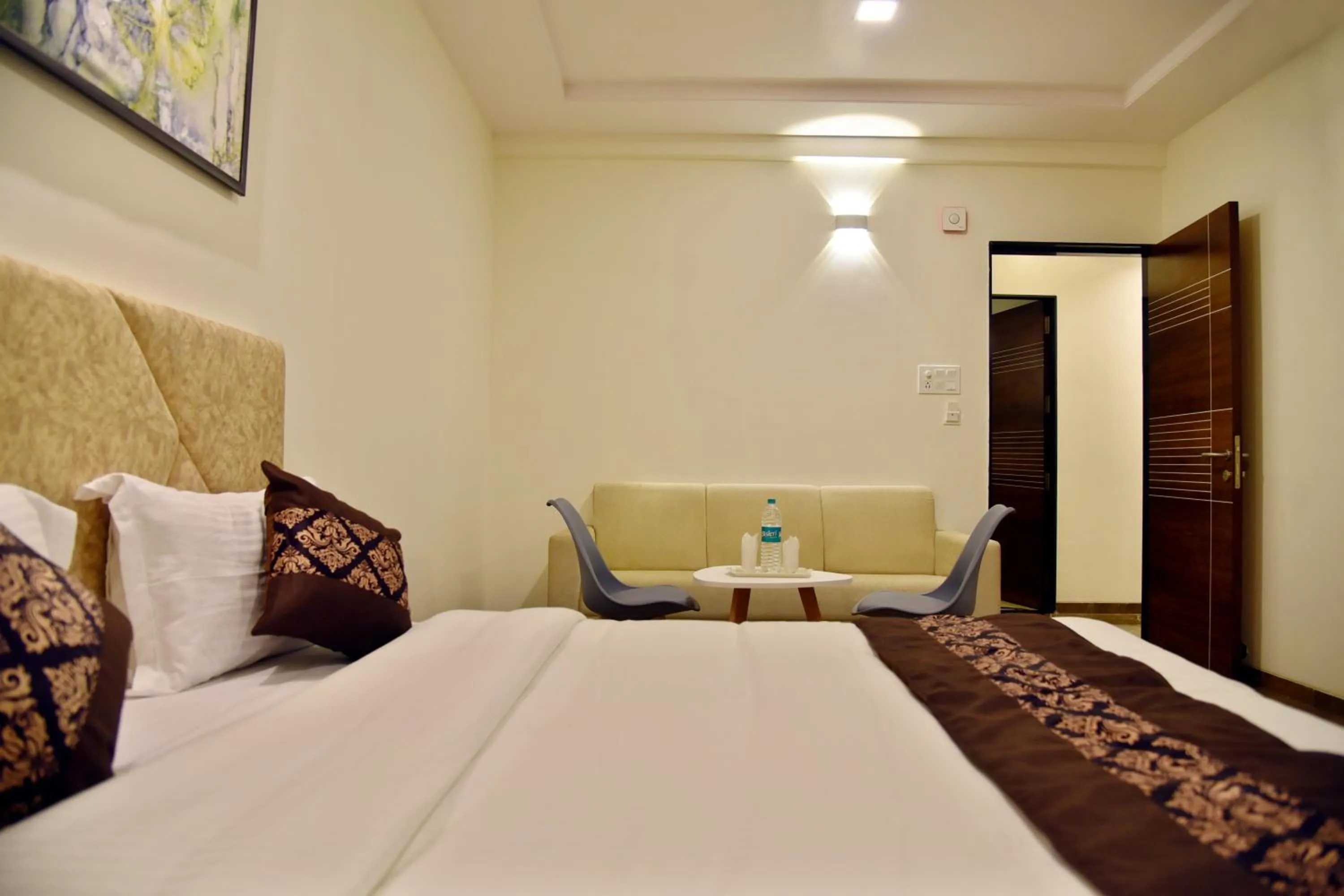 Photo of the whole room, Bed in Hotel Grand Ecotel, Aurangabad