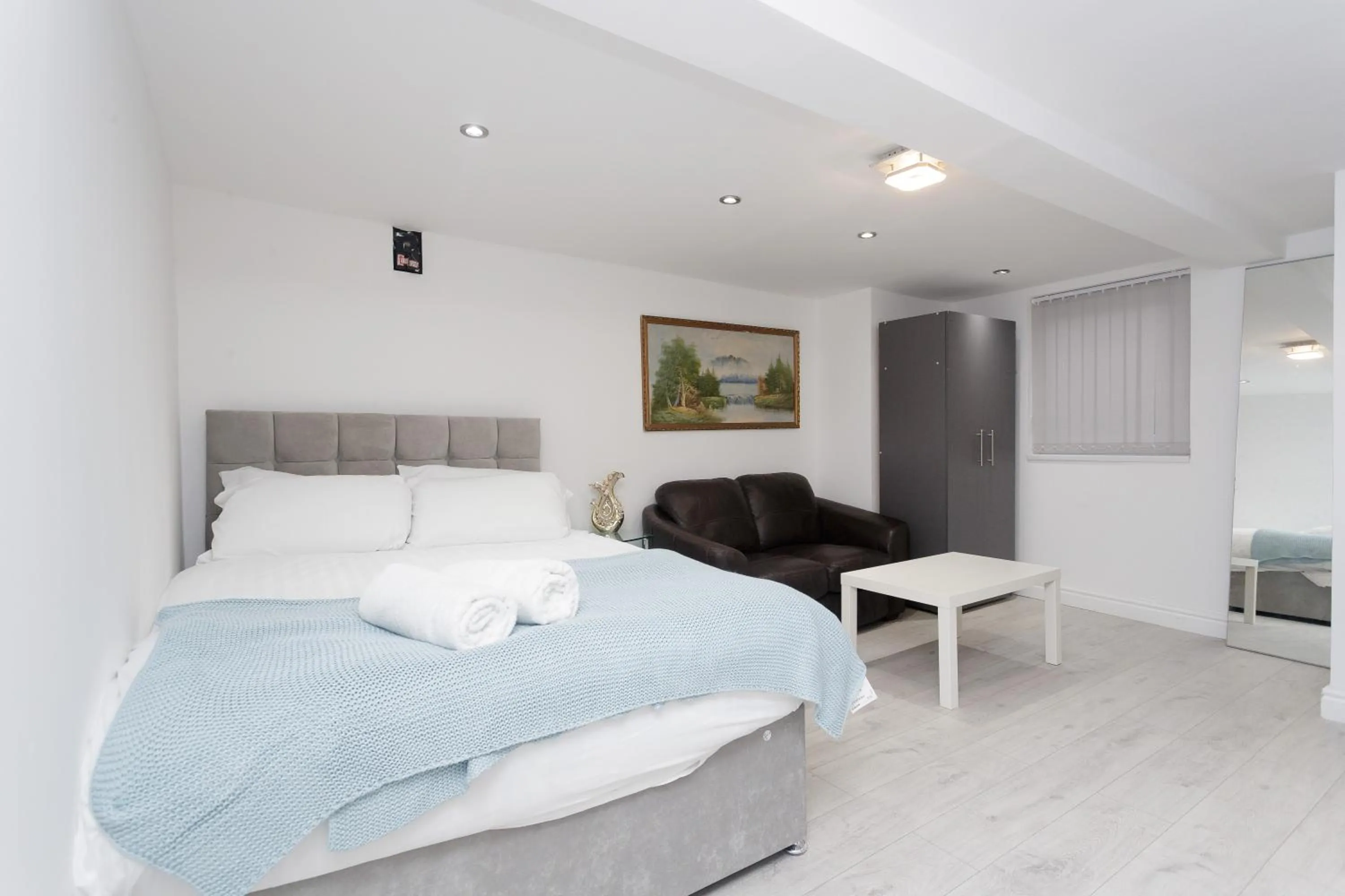 Bedroom in Calvin House Apartments