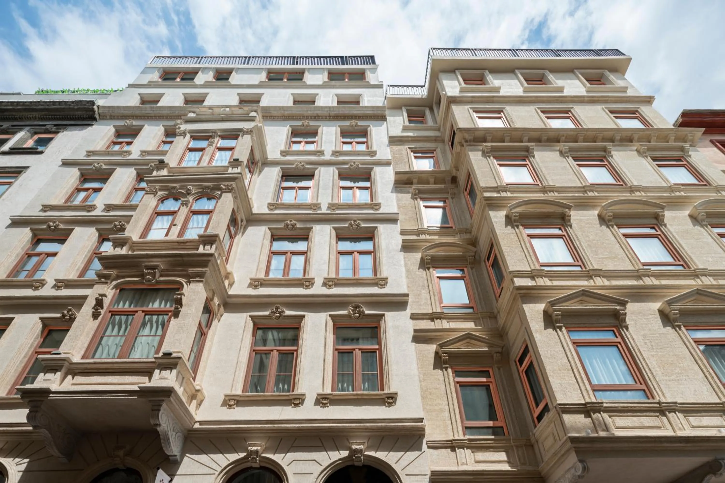 Property building in Akka Suites Taksim-Special Class