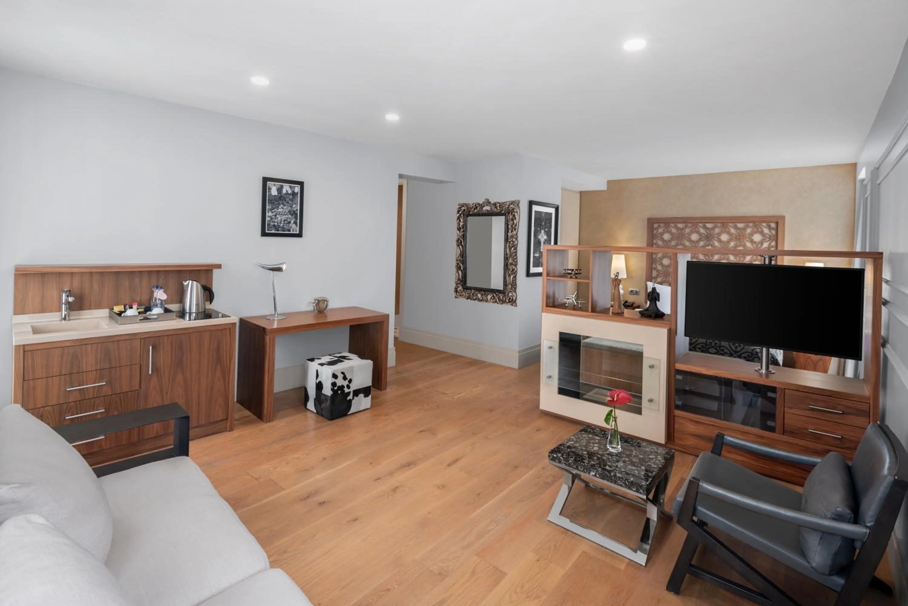 TV and multimedia in Akka Suites Taksim-Special Class