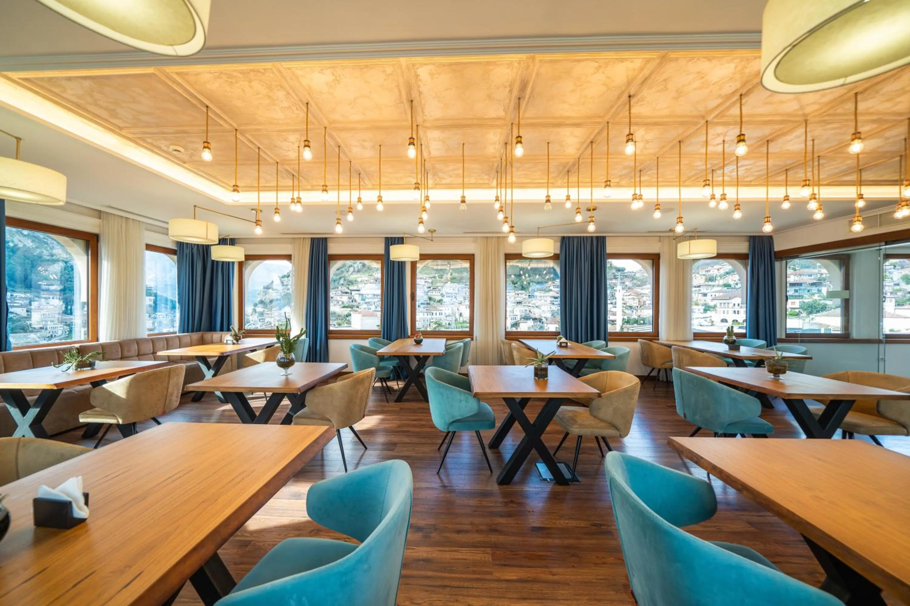 Restaurant/places to eat in MERKO HOTEL