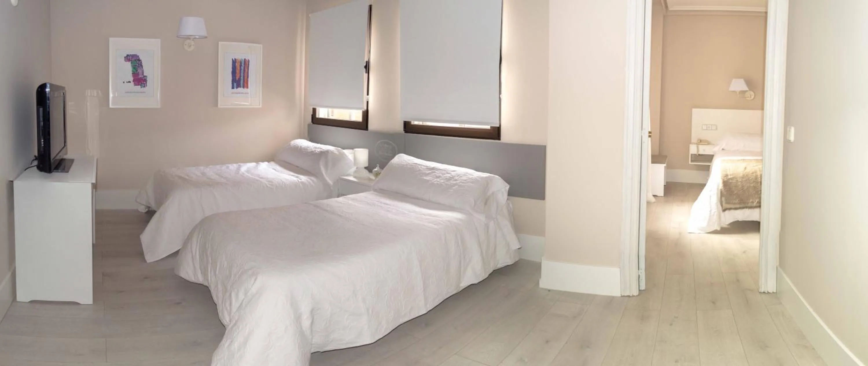 Day, Bed in Ares Hotel