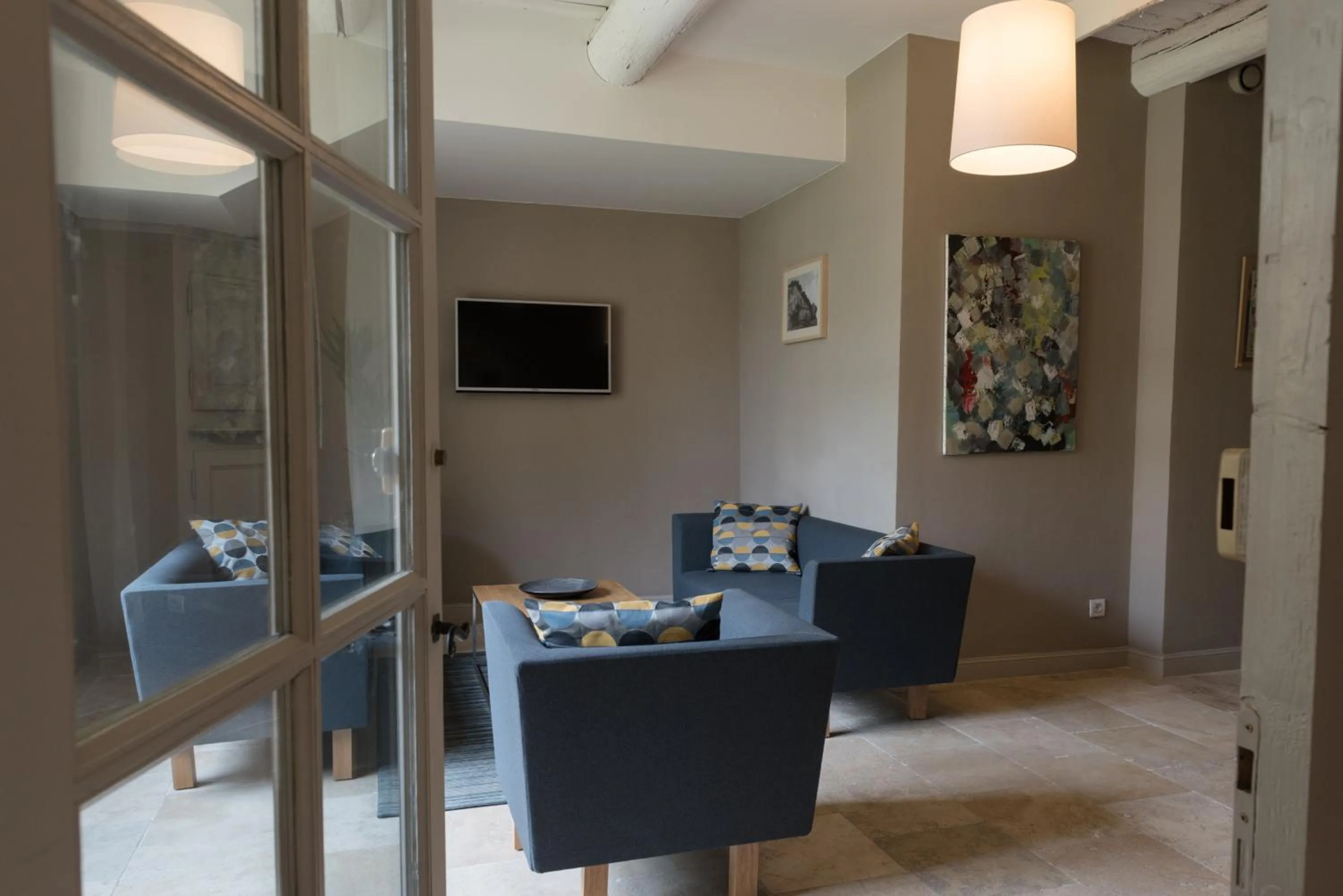 Communal lounge/ TV room in Hôtel & Restaurant de charme - La Bégude Saint-Pierre