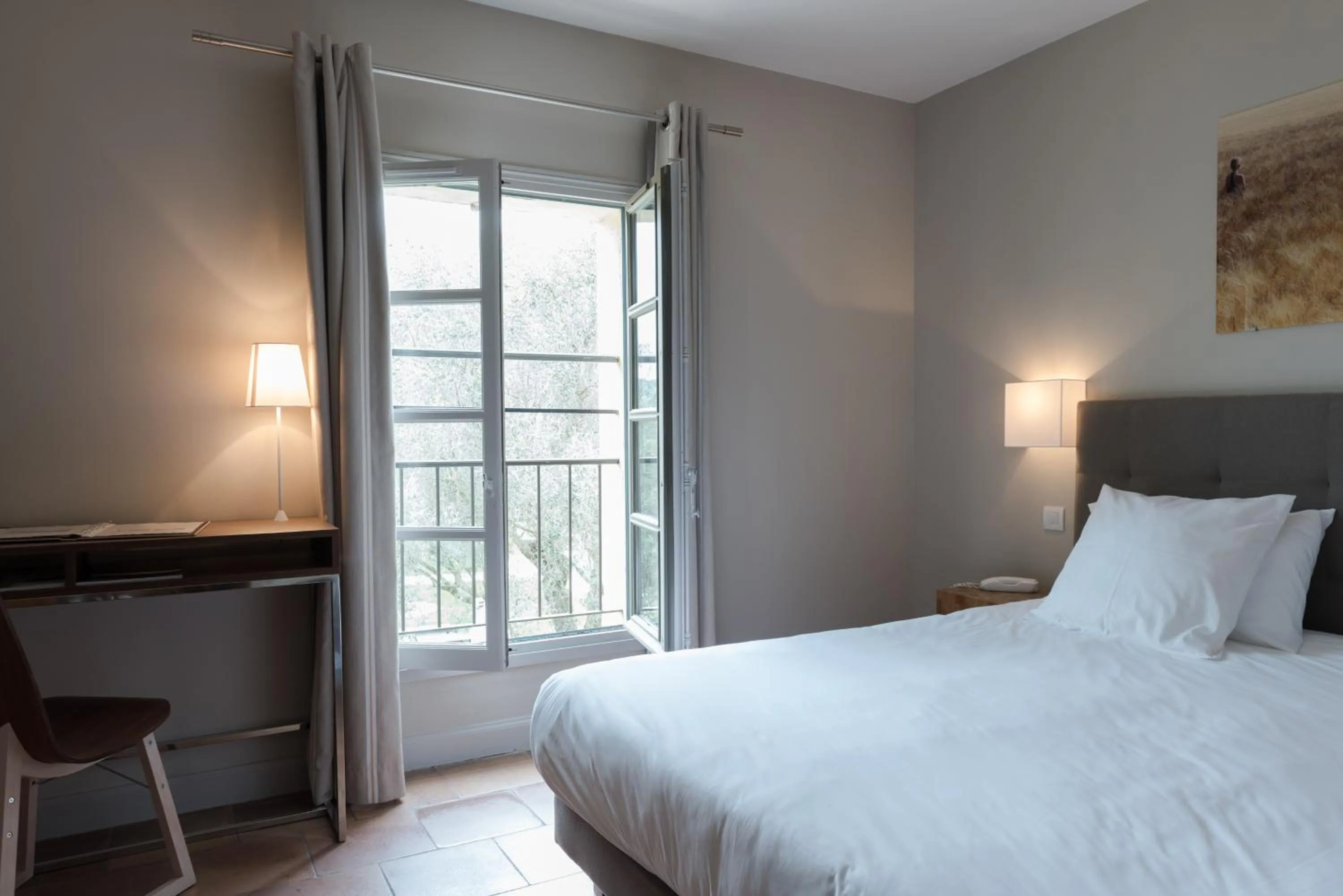 Bed in Hôtel & Restaurant de charme - La Bégude Saint-Pierre