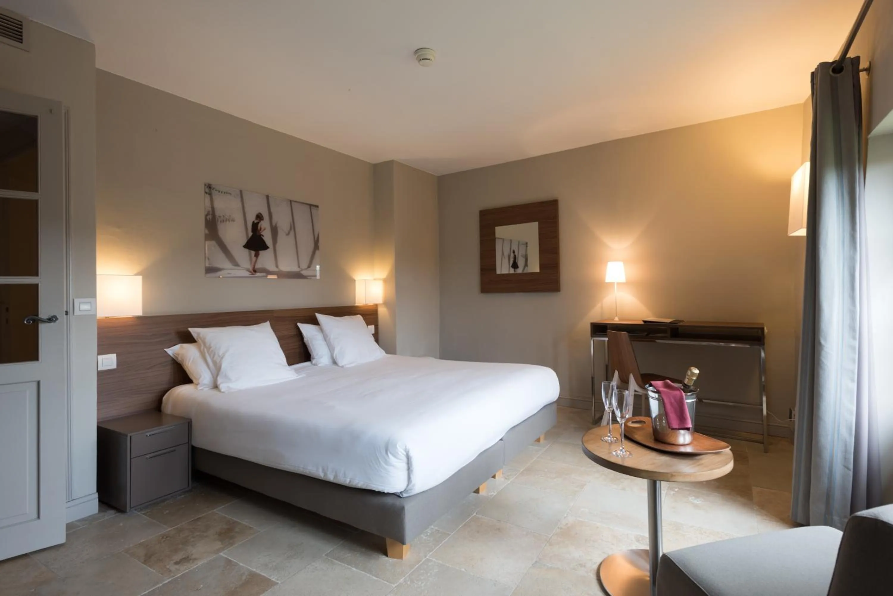 Bed in Hôtel & Restaurant de charme - La Bégude Saint-Pierre