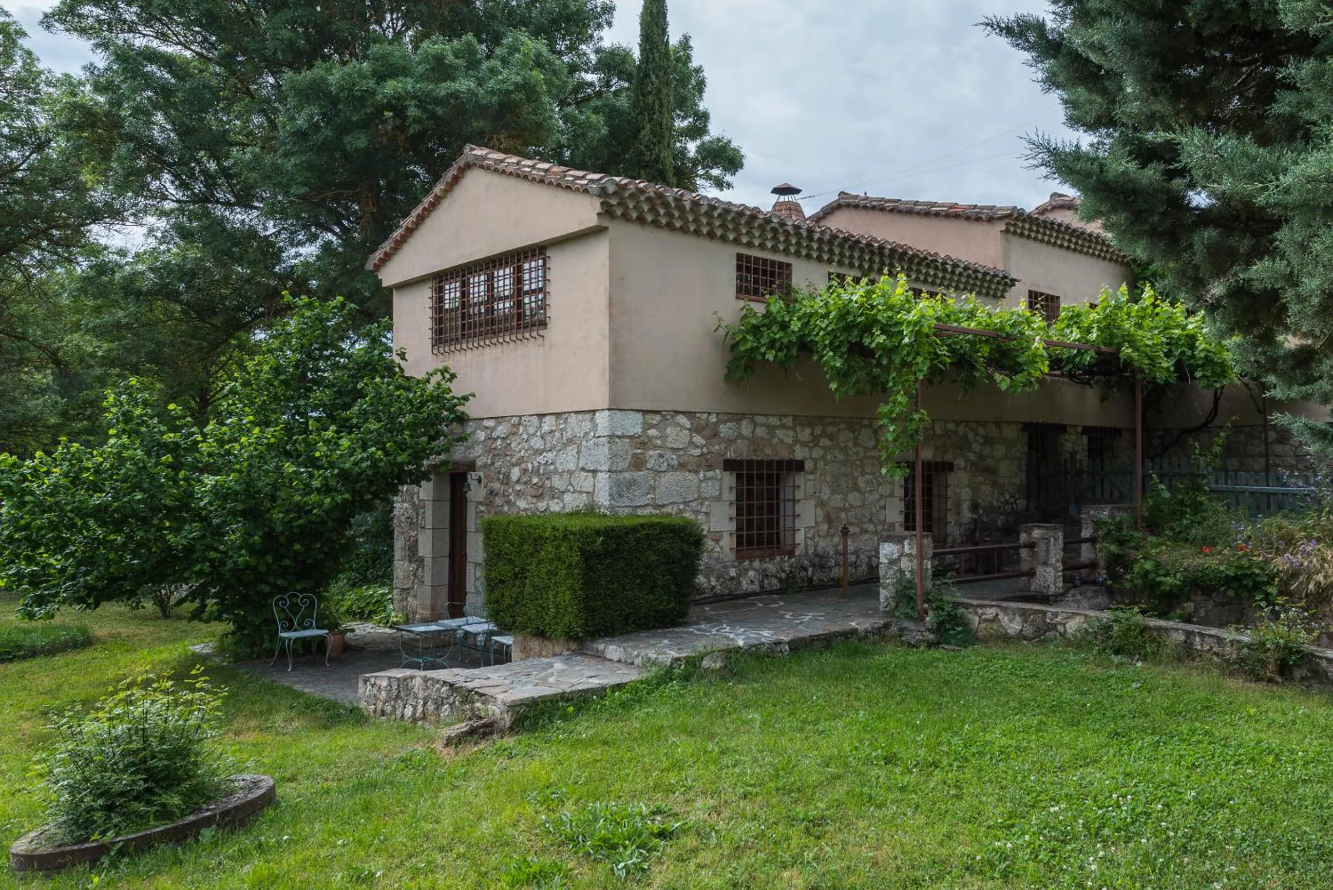 Property building in Molino De La Vega
