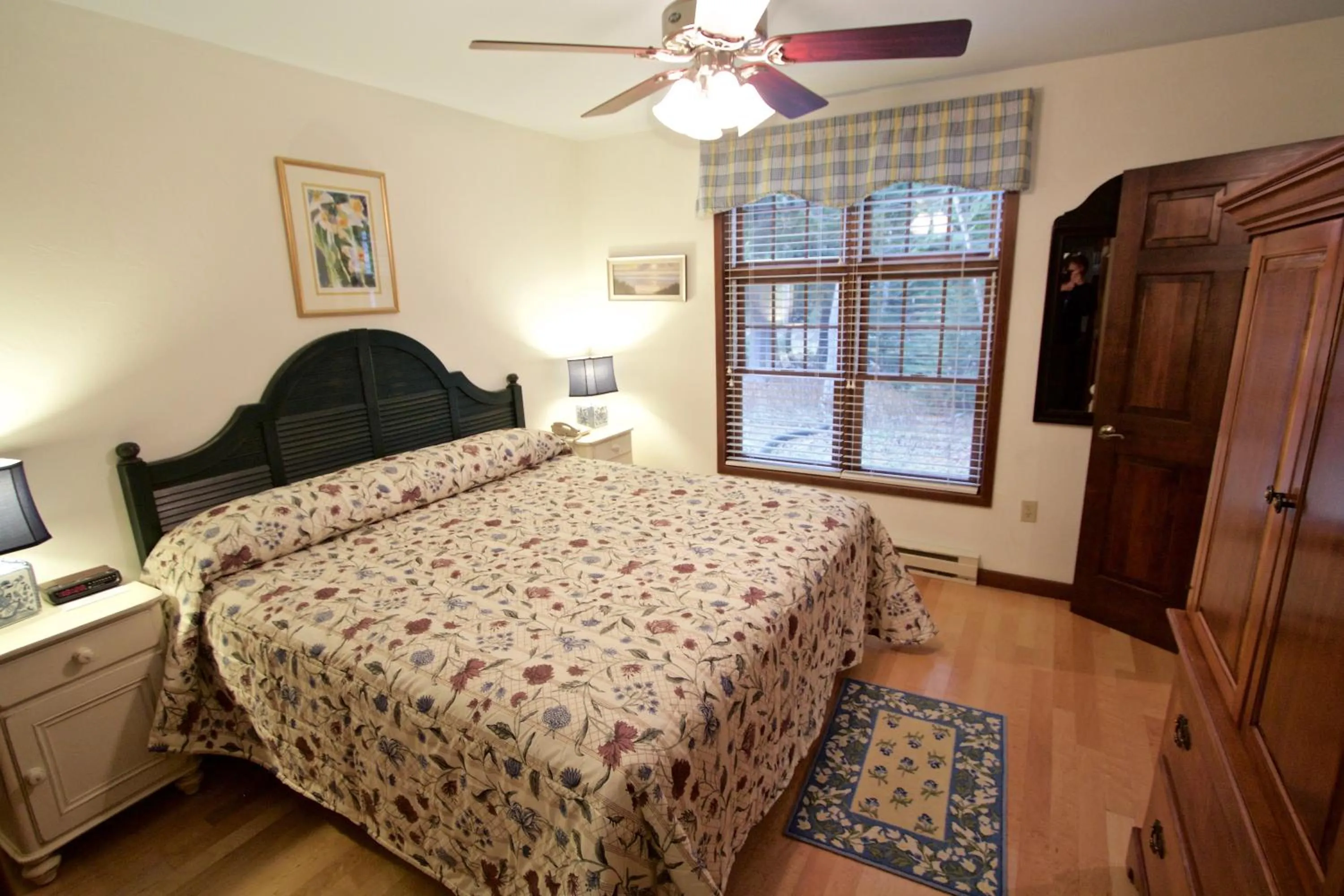Bedroom, Bed in Baileys Harbor Yacht Club Resort